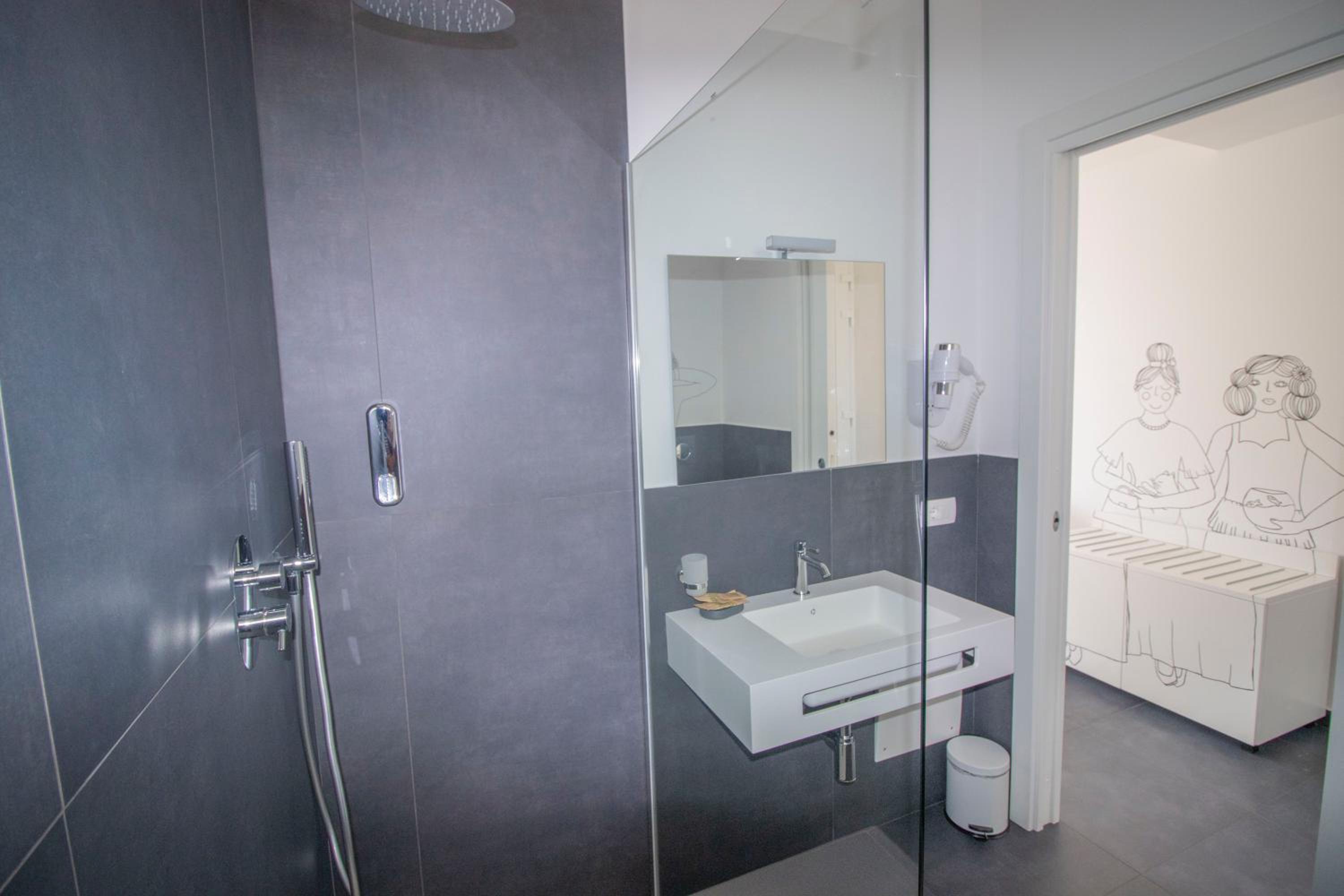 Deluxe Double Room with Balcony - Photo 25