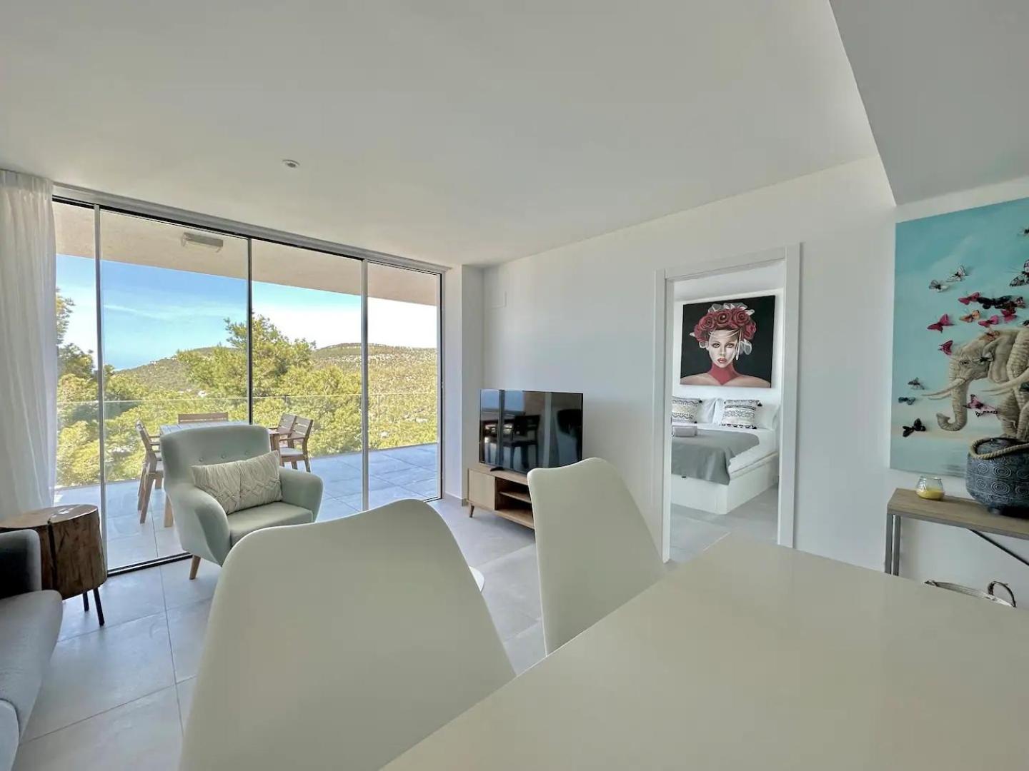 Grand Two Bedroom Suite With Private Terrace, Sea View & Shared Pool photo 3