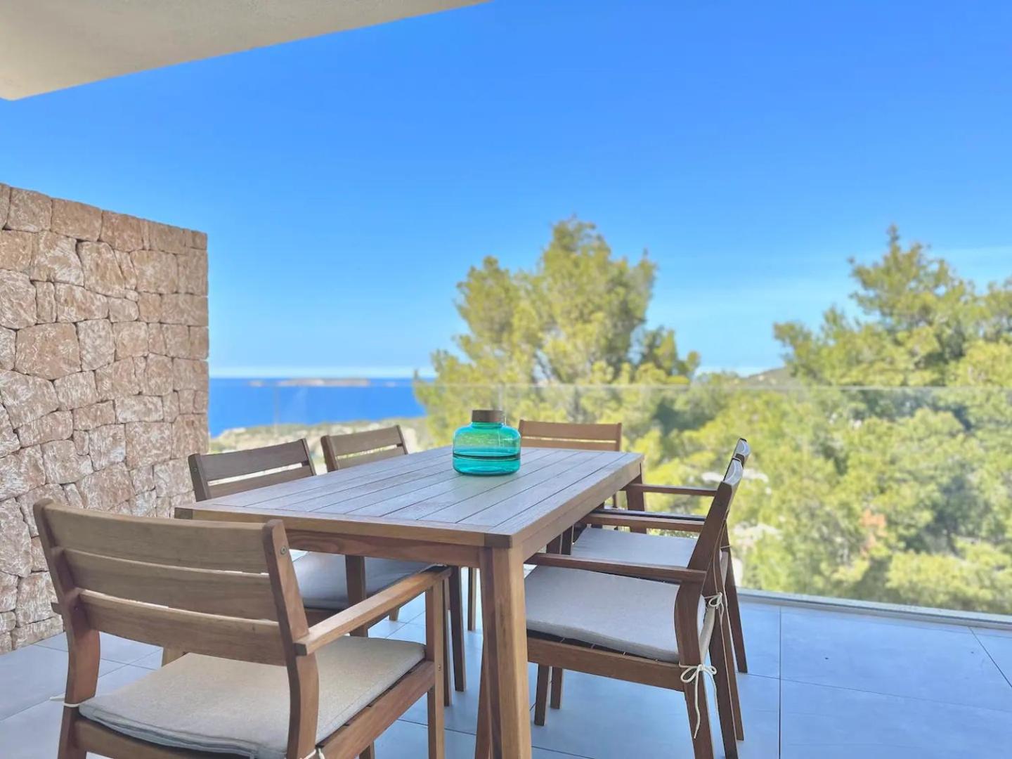 Grand Two Bedroom Suite With Private Terrace, Sea View & Shared Pool photo 2