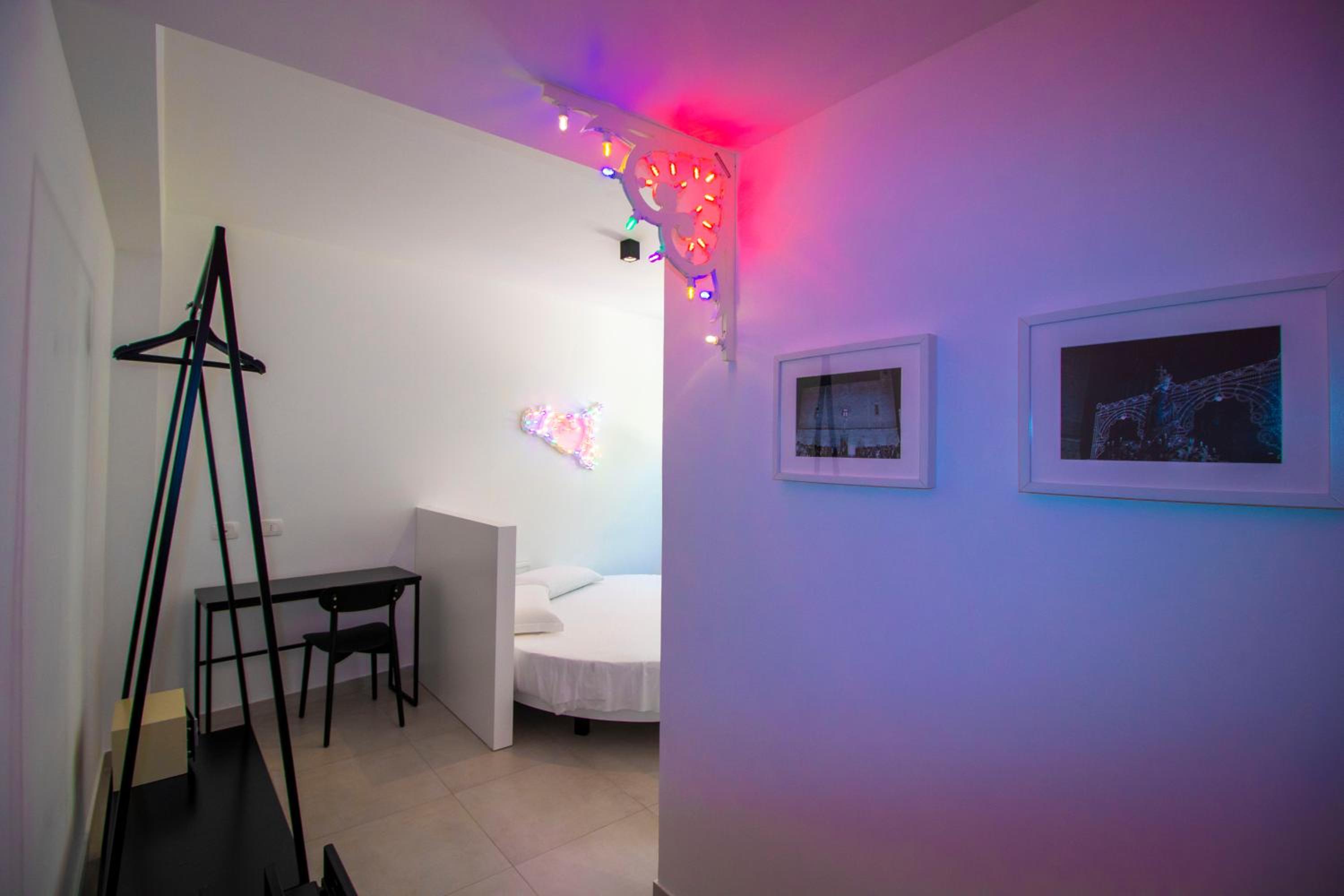 Standard Double Room - Photo 14
