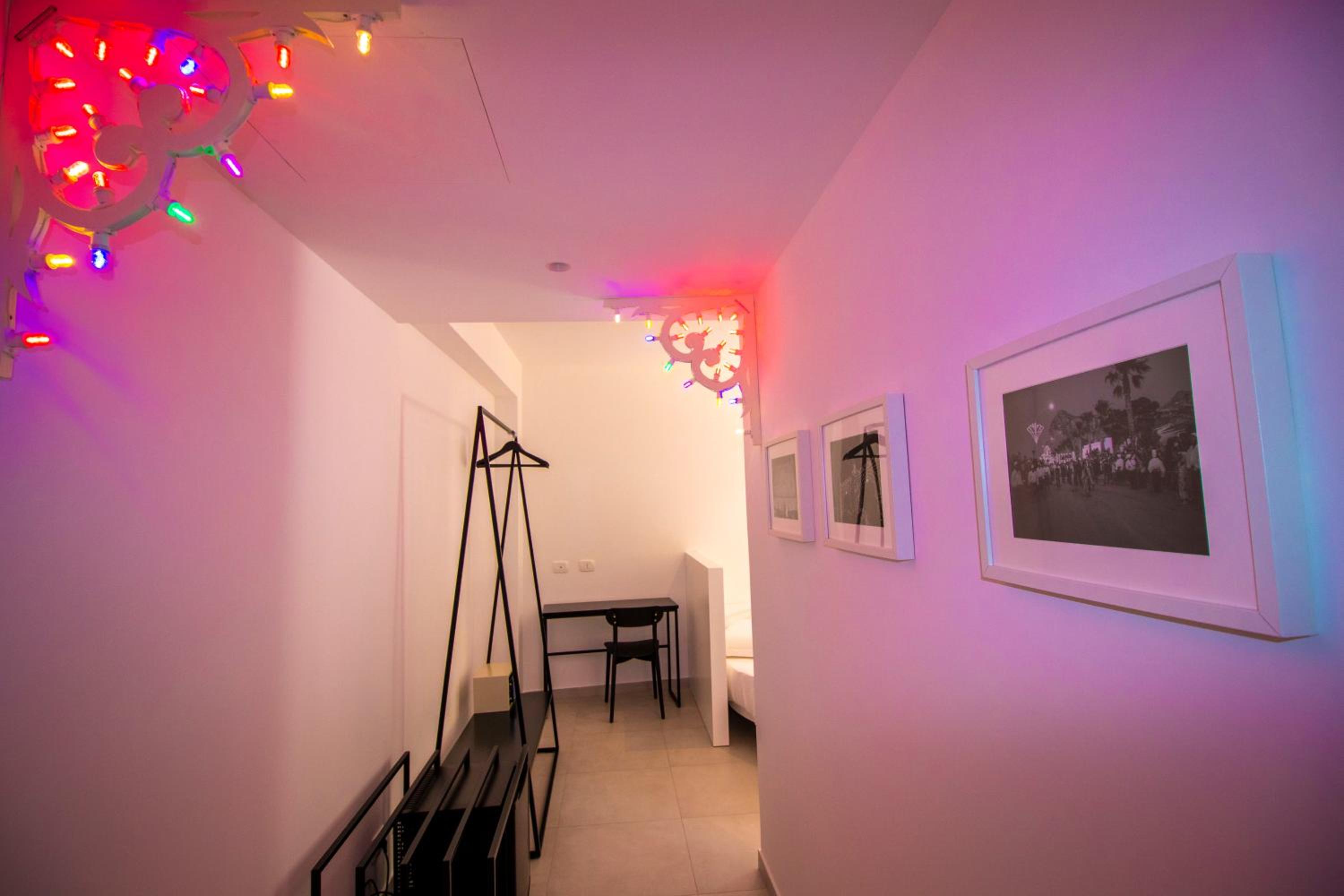 Standard Double Room - Photo 13