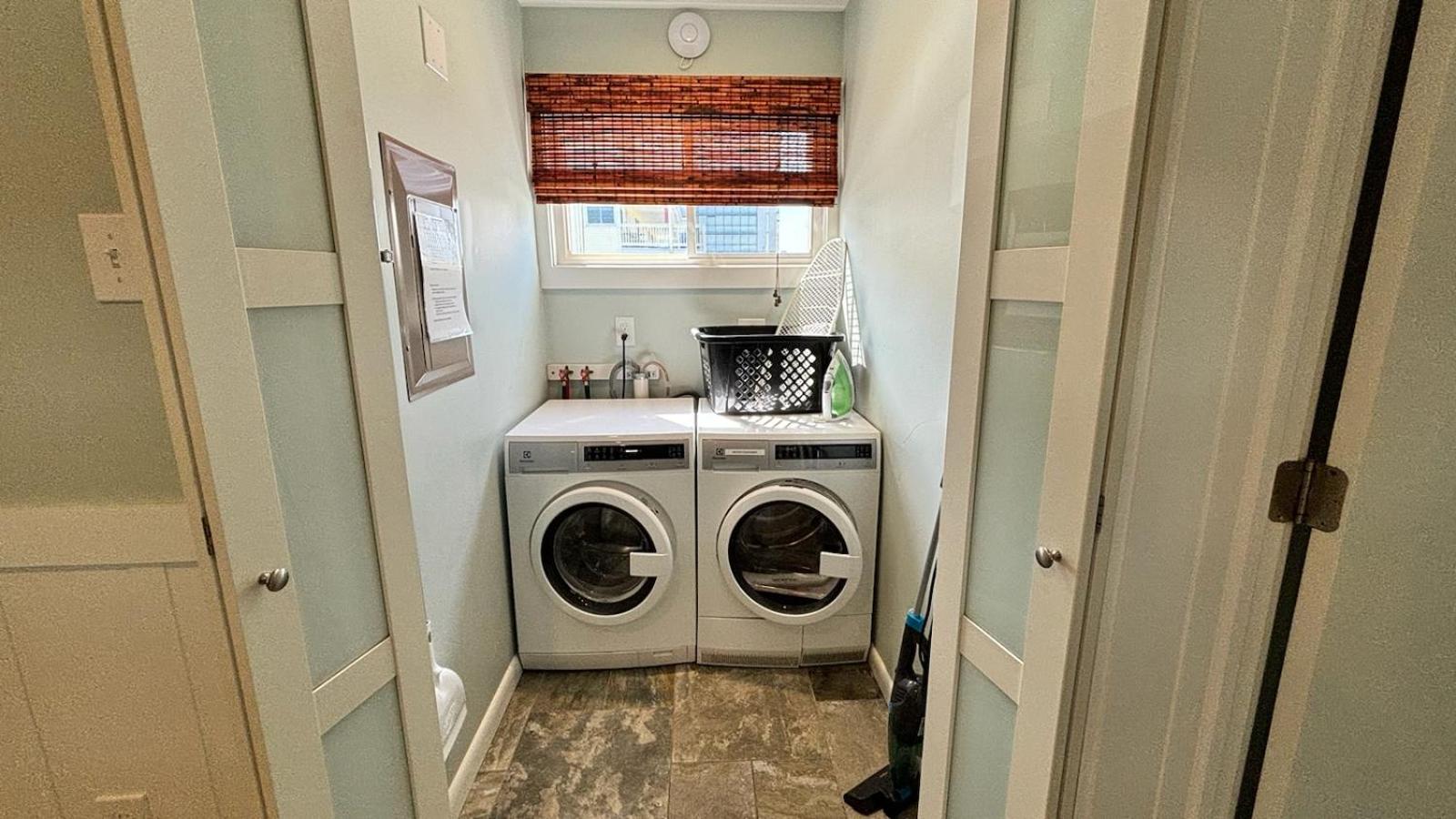 Two Bedroom King Suite (4 Adults + 4 Children) photo 2