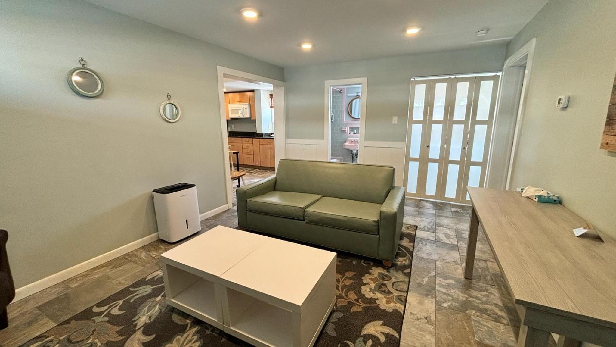 Two Bedroom King Suite (4 Adults + 4 Children) photo 3