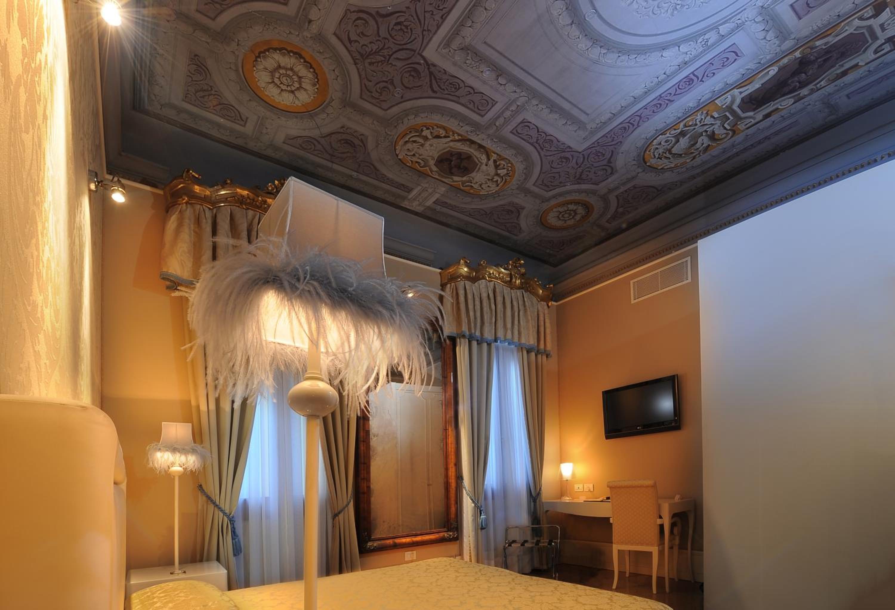 Junior Suite with Canal View photo 3
