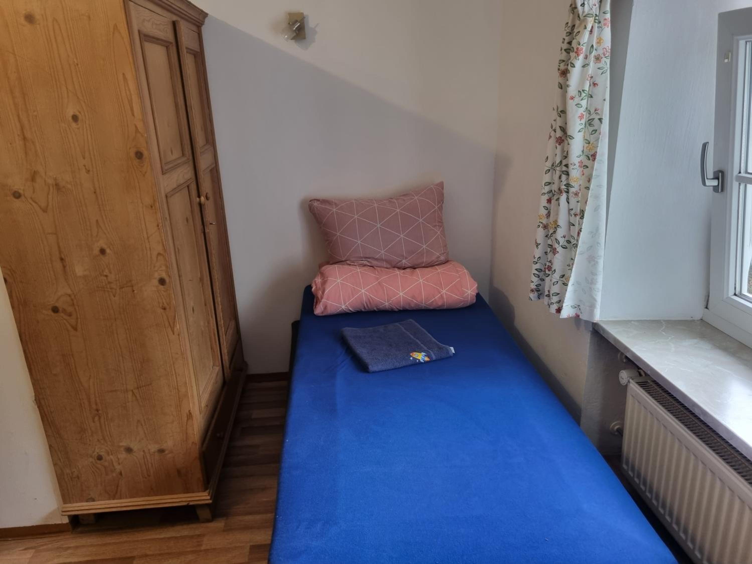 Twin Room - Photo 1