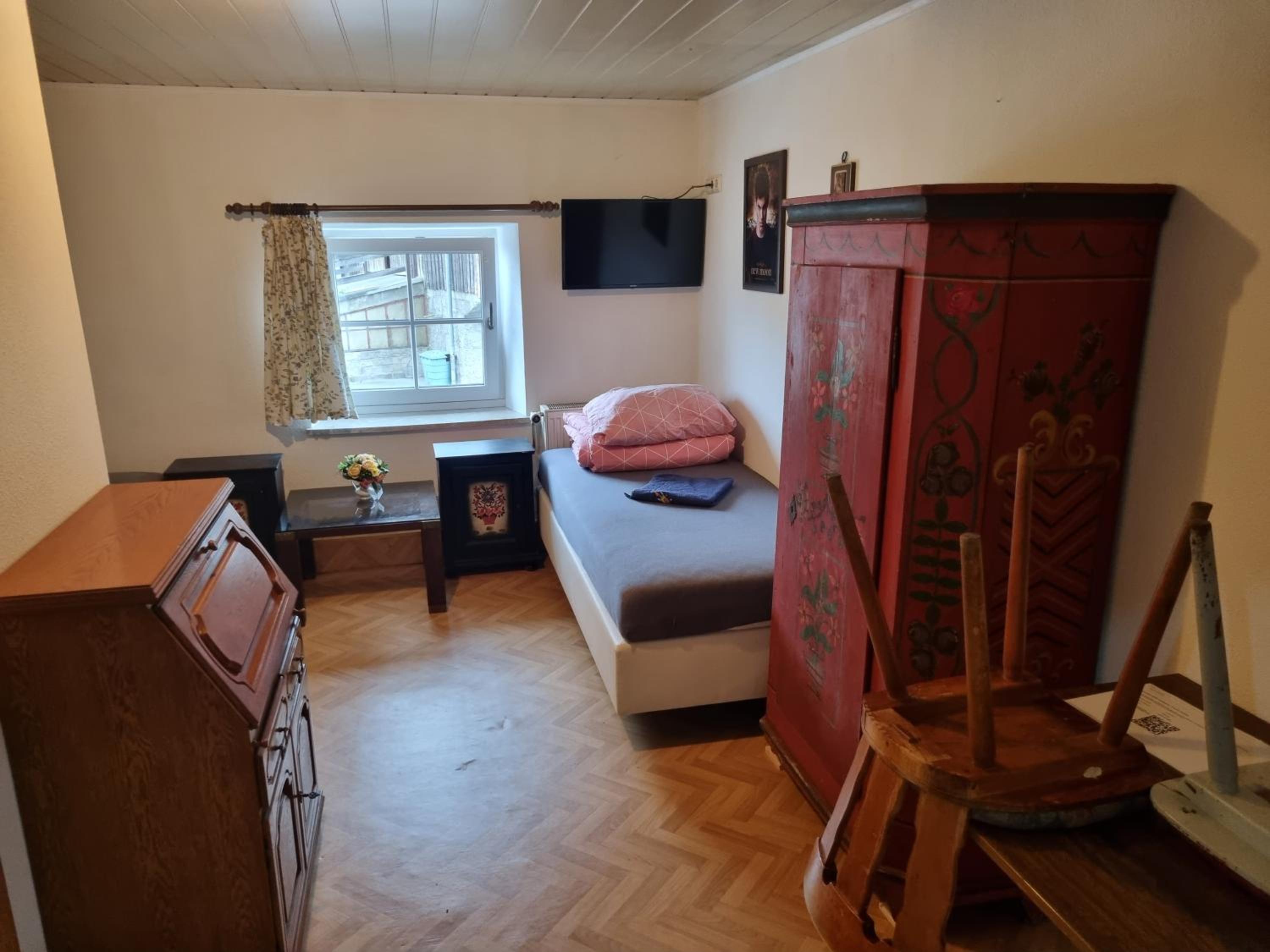 Twin Room - Photo 4