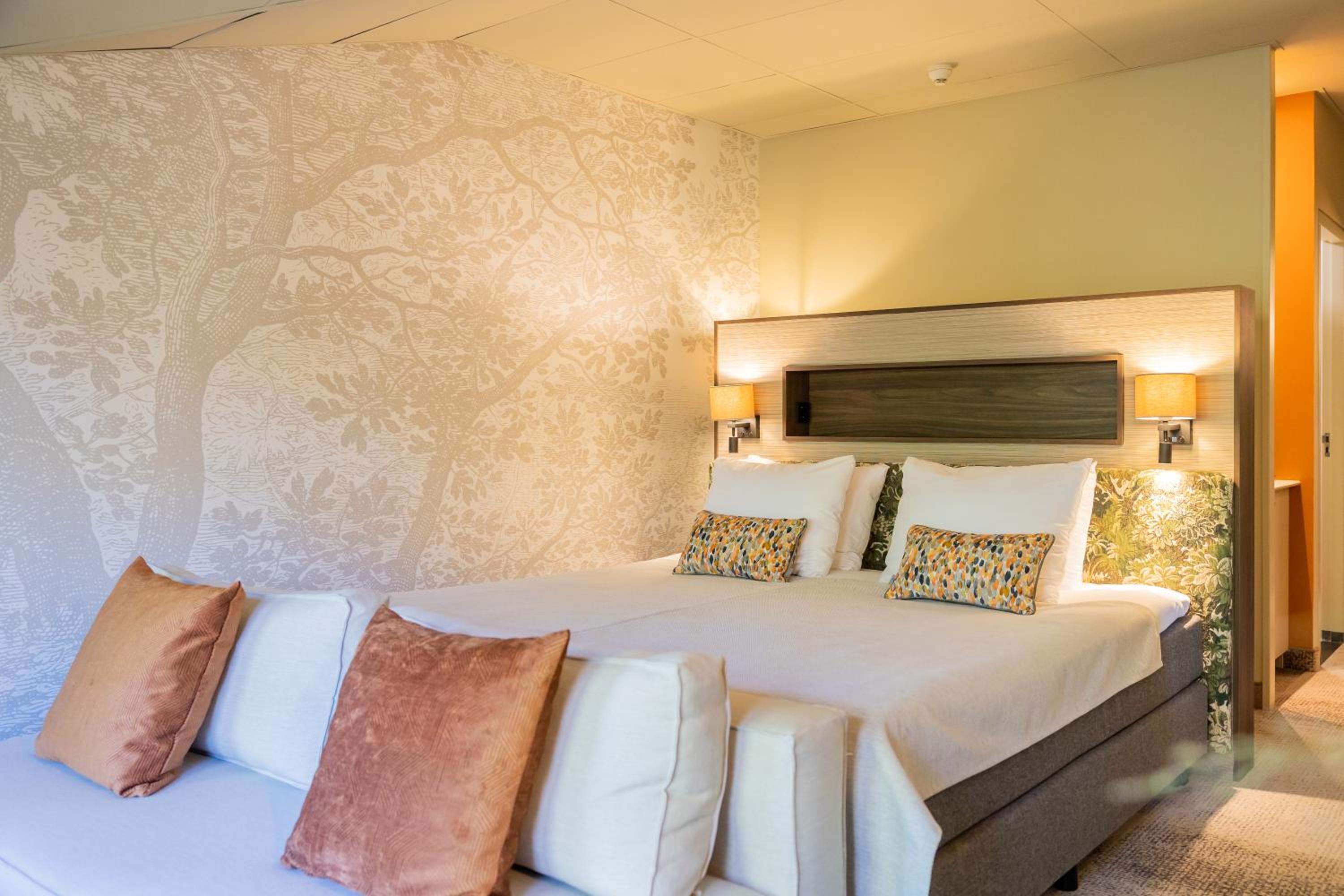 Deluxe Junior Suite photo 2
