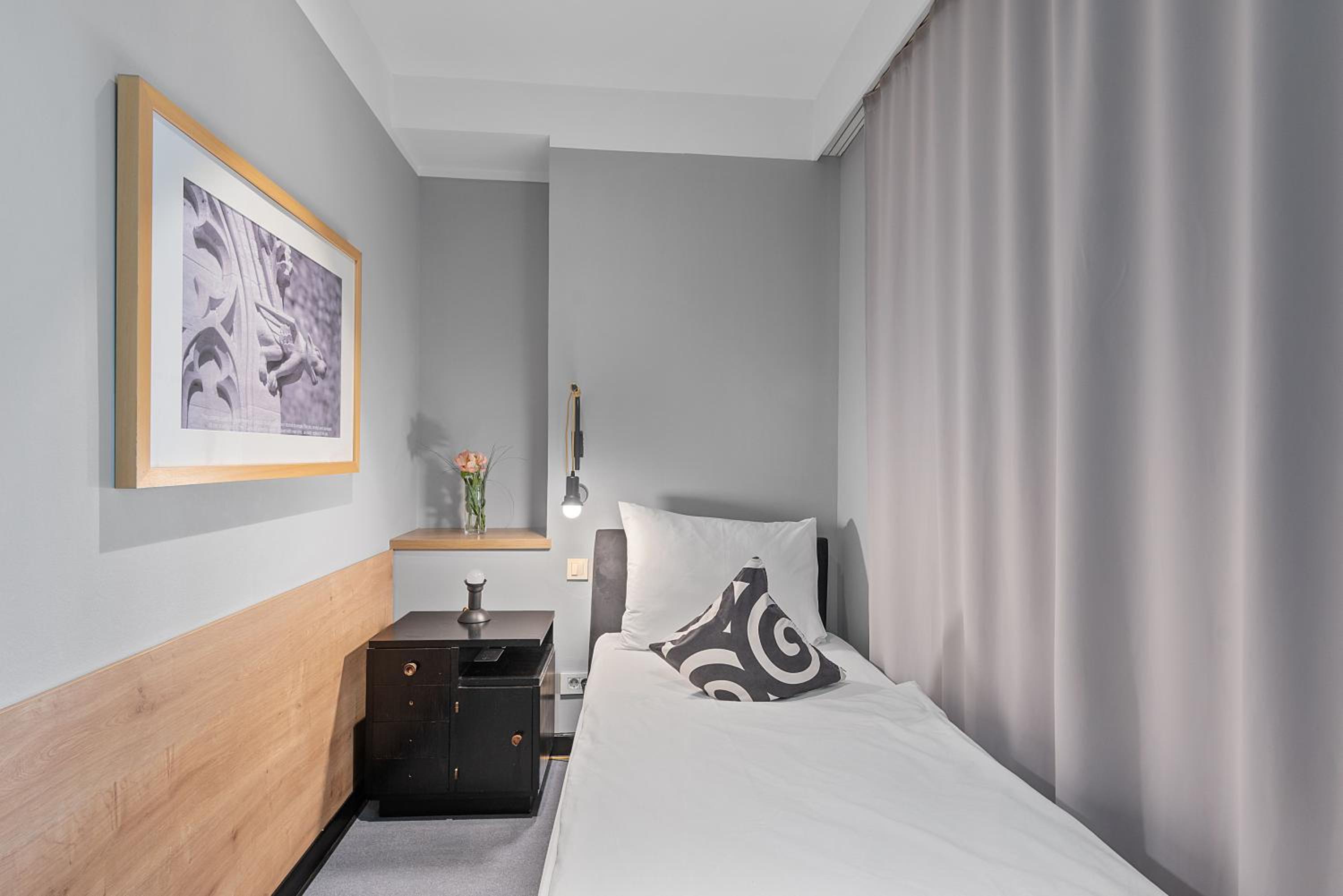 Single Room photo 2