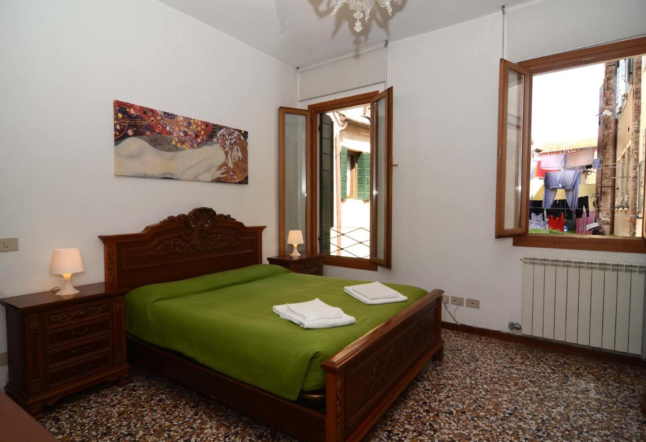 Maisonette photo 1