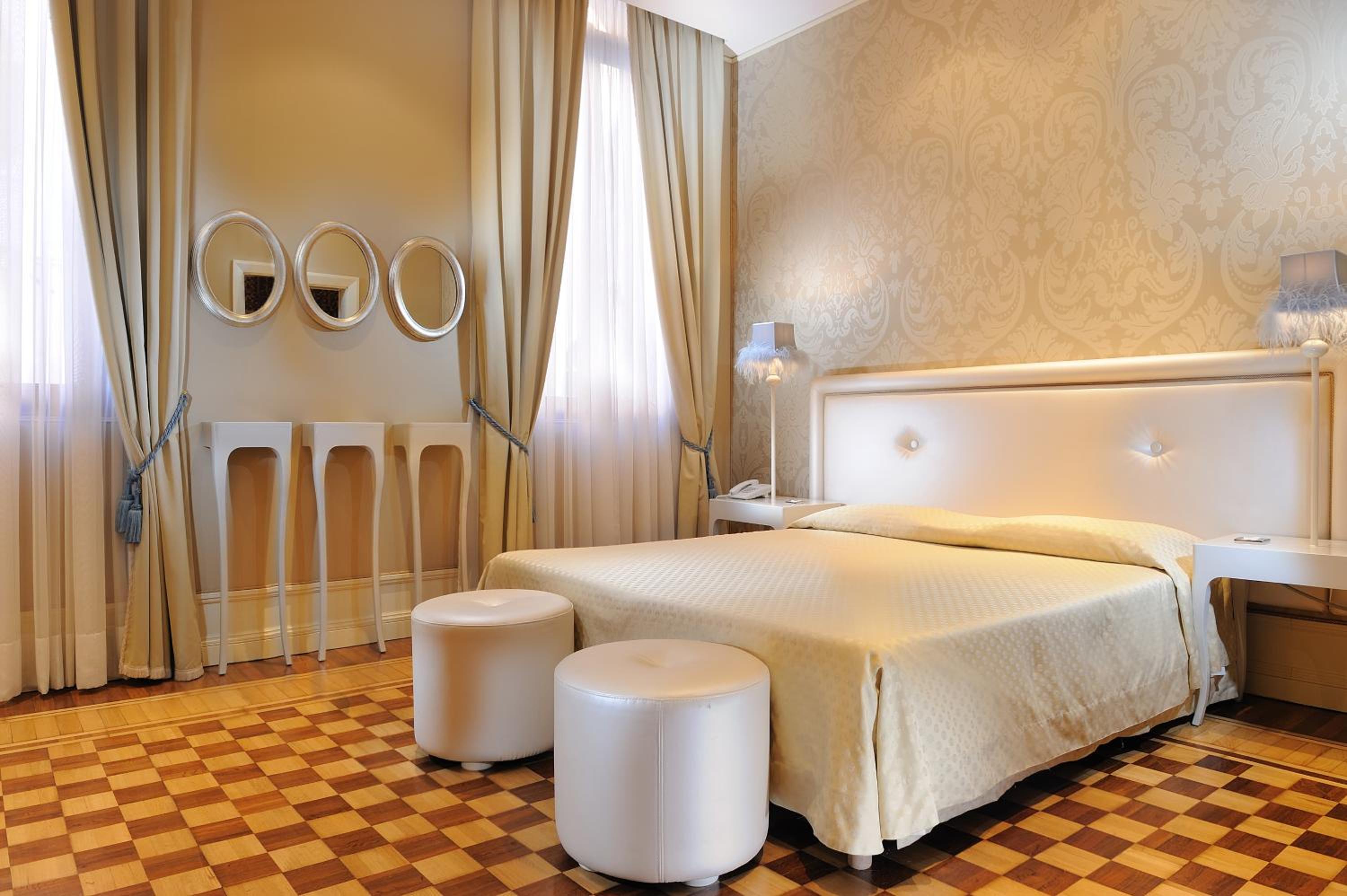 Exclusive Double Room with Canal View photo 1