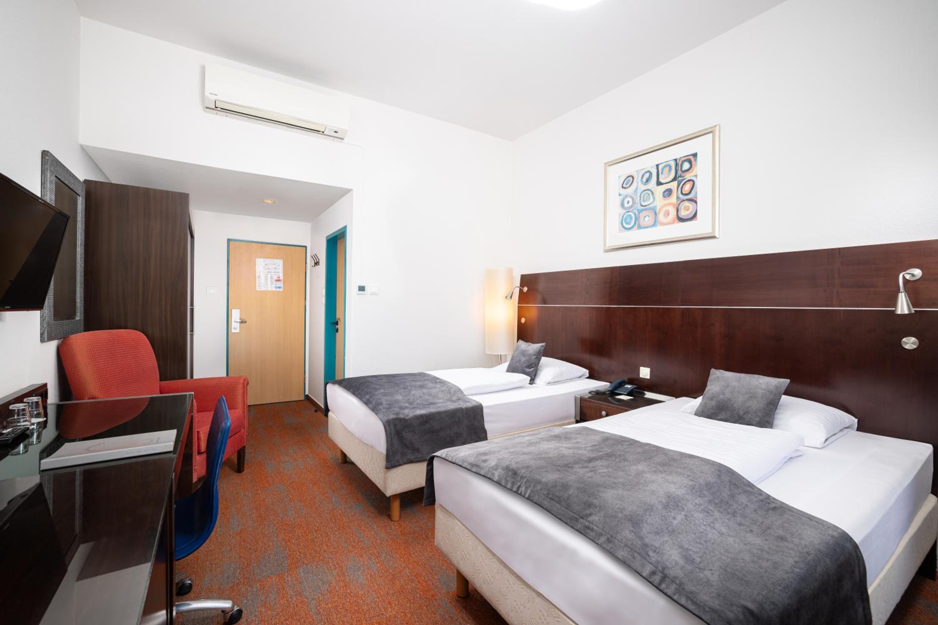 Superior Double or Twin Room - Photo 2