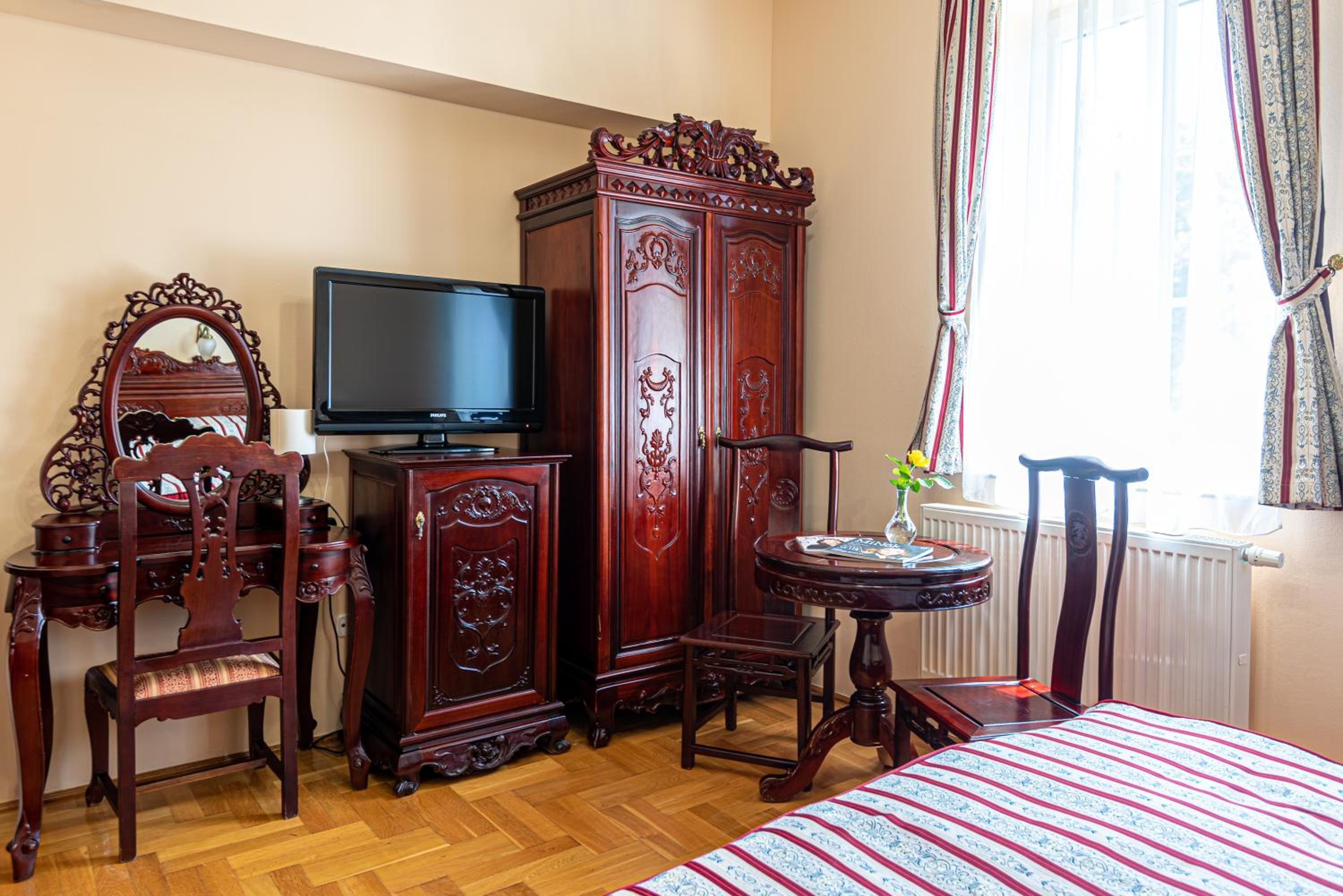 Standard Double or Twin Room photo 1