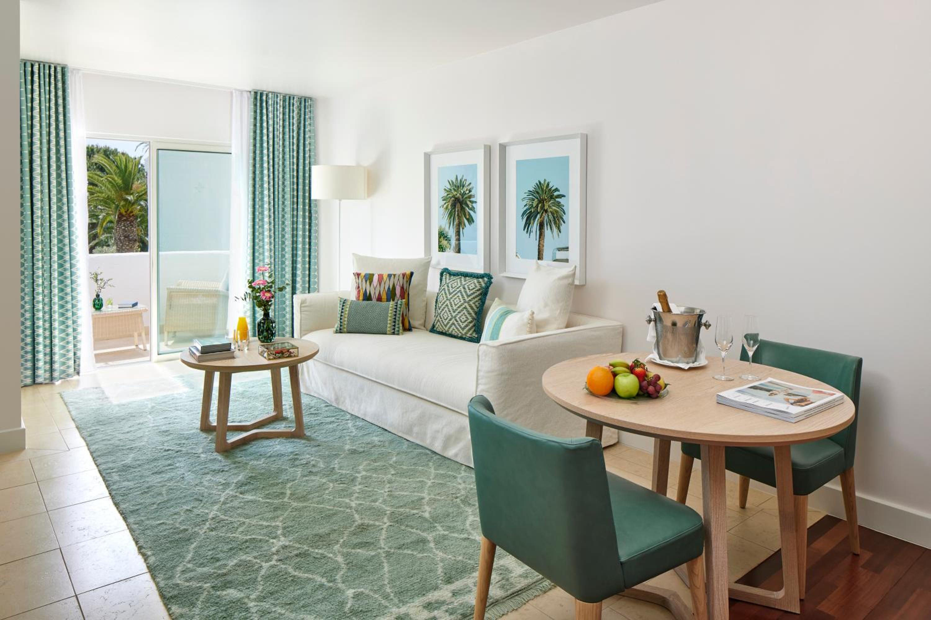 Premium Suite - Photo 1