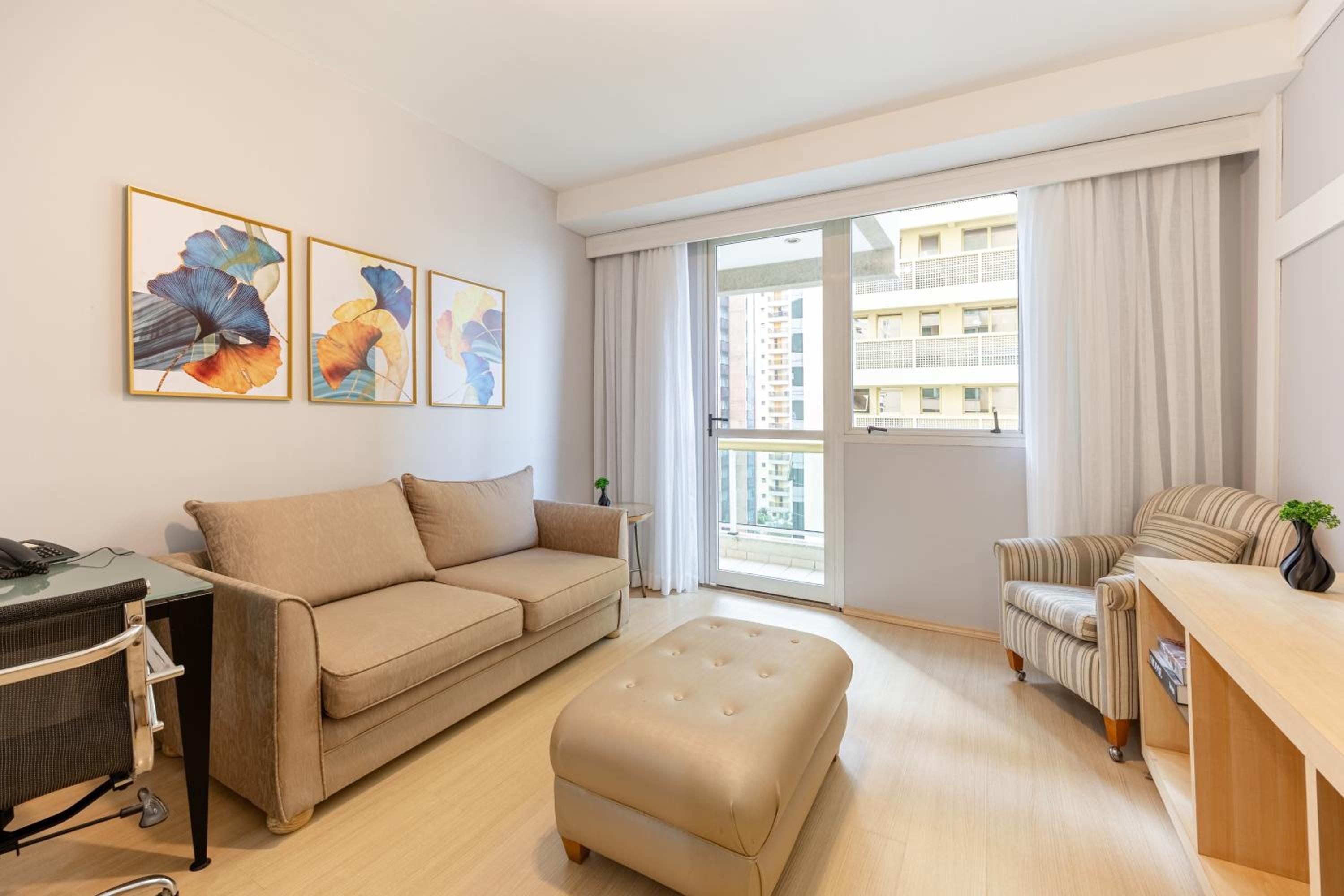 Apartment photo 2