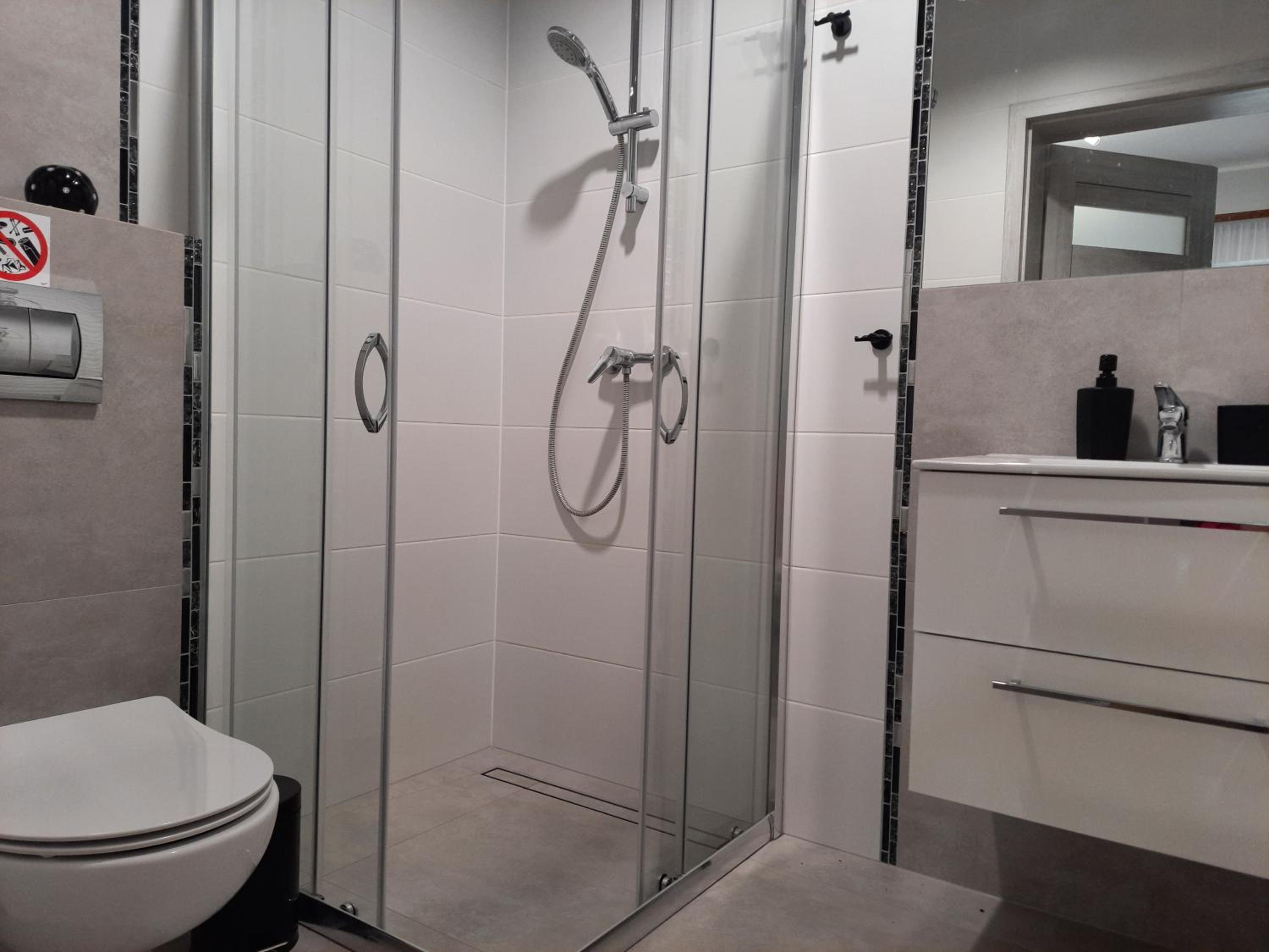 Quadruple Room with Balcony - Photo 14