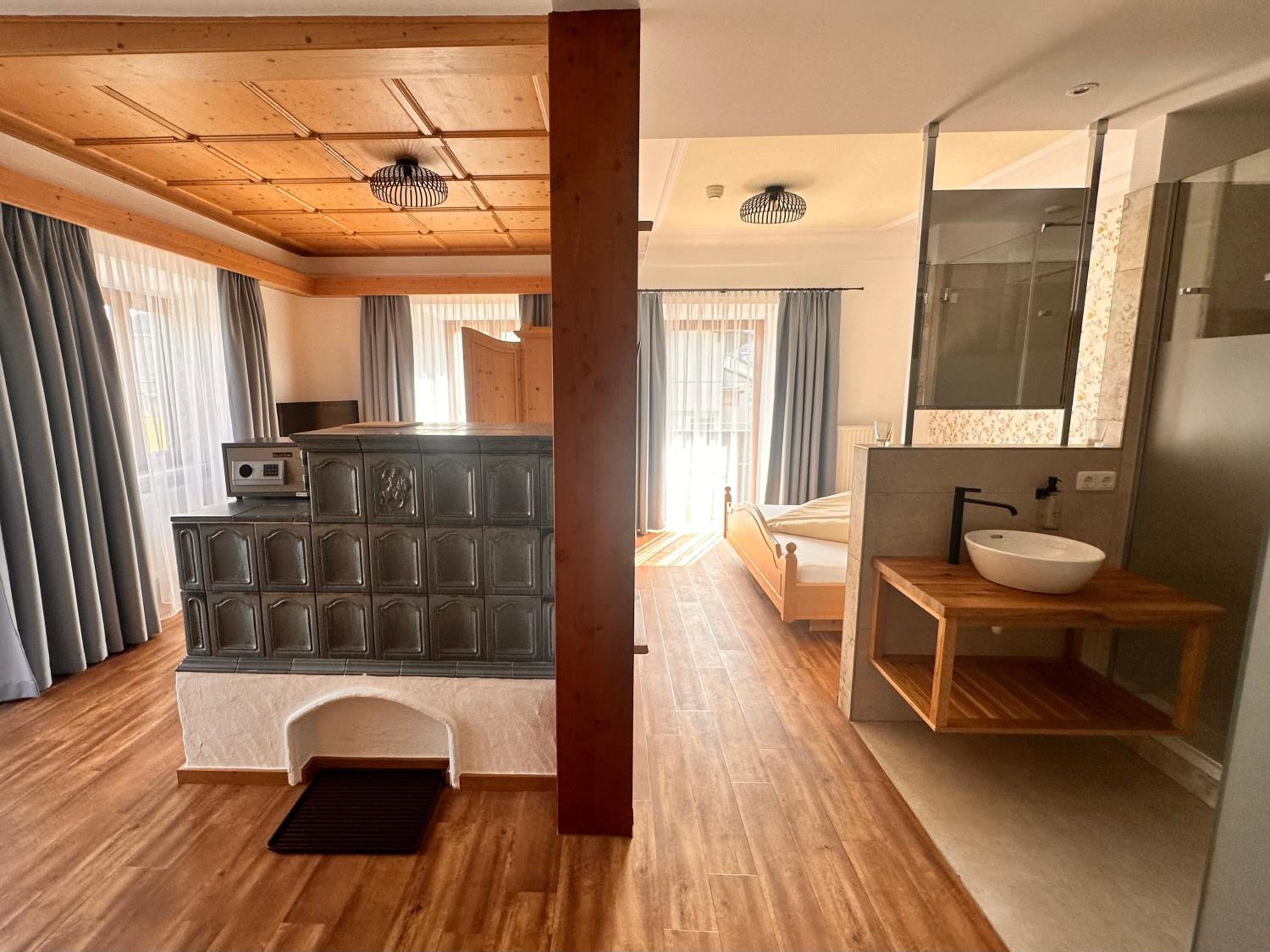 Romantic Suite - Photo 1
