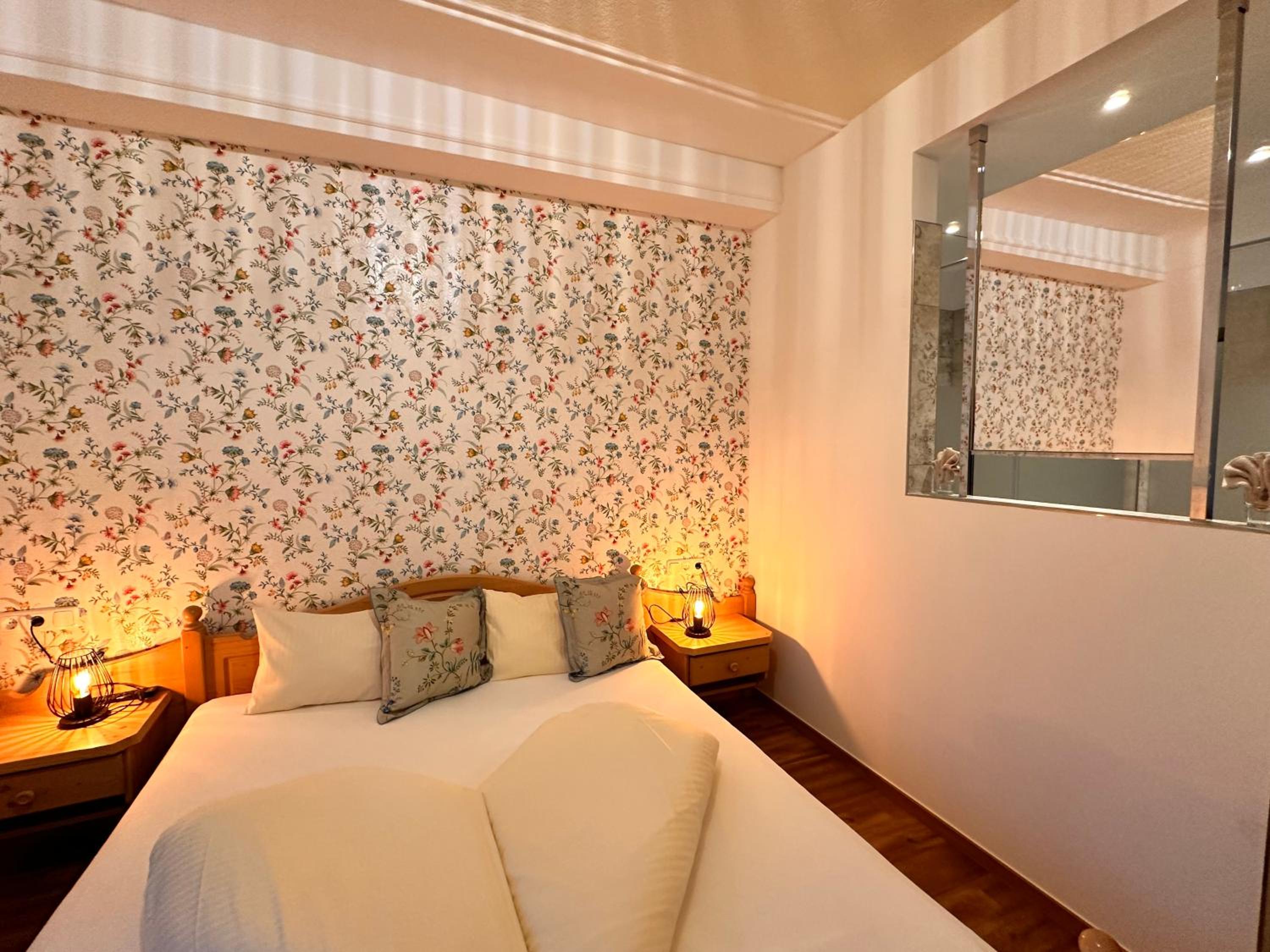 Romantic Suite - Photo 5