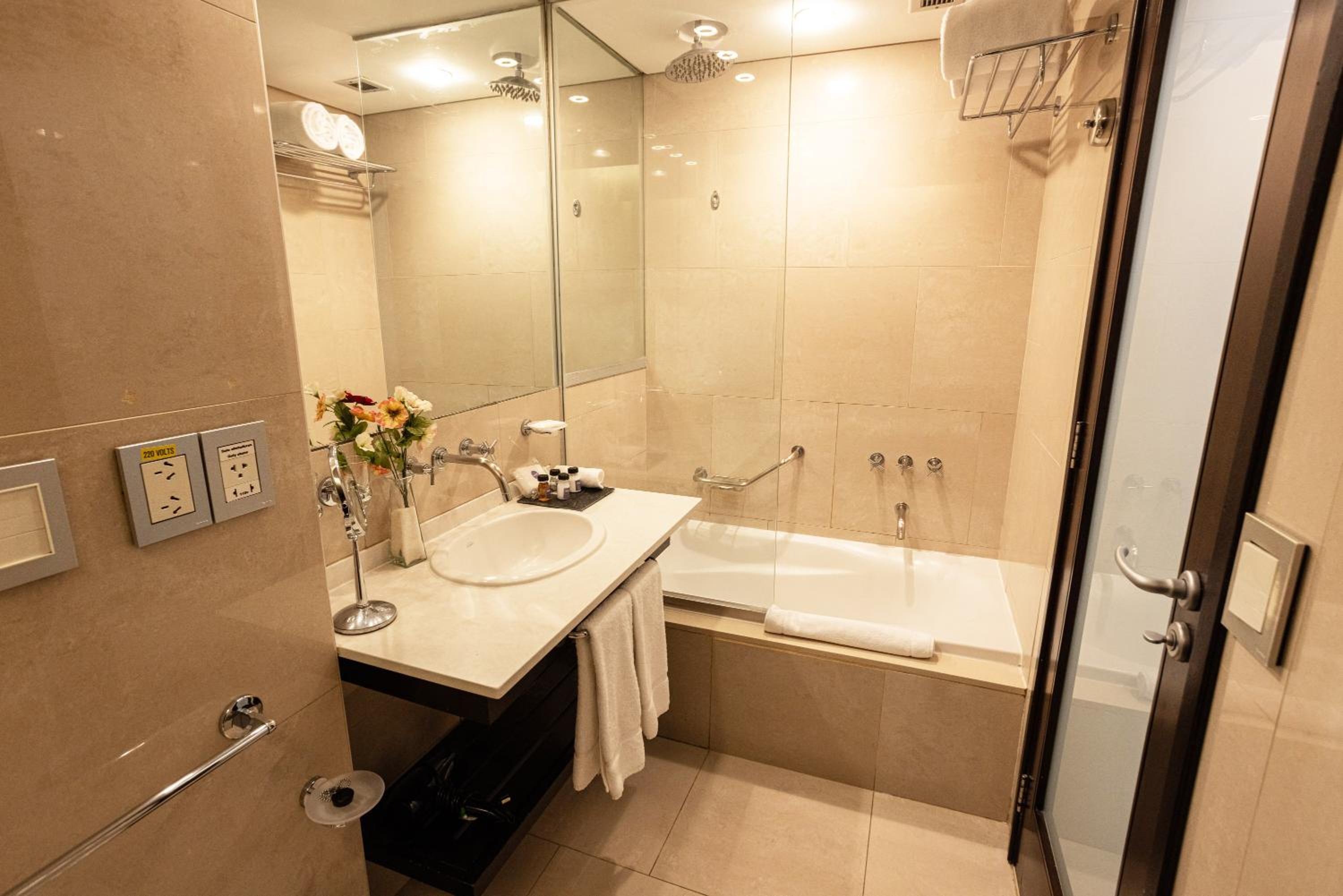 Club Room, Club level, Guest room, 1 King