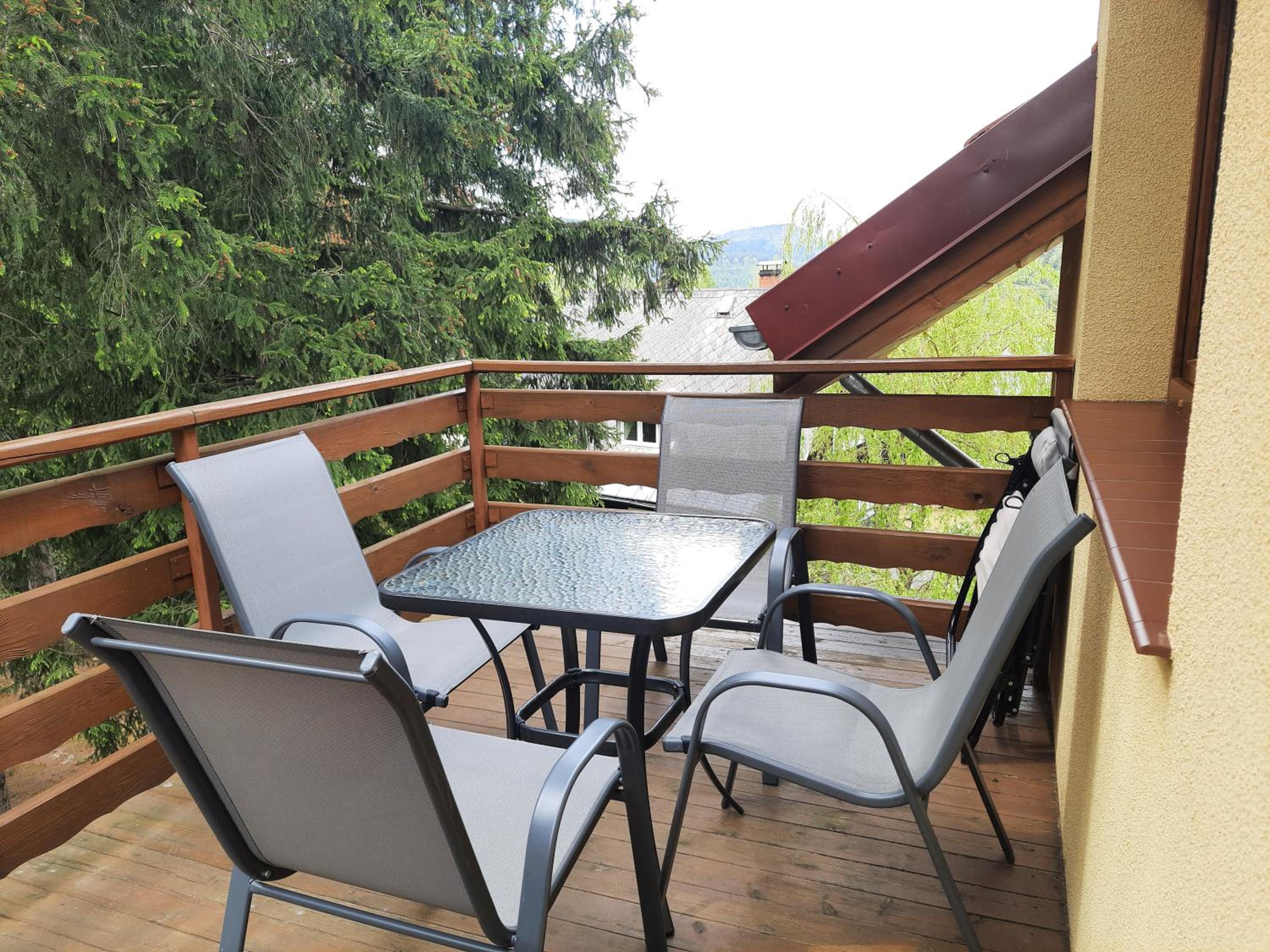Quadruple Room with Balcony - Photo 5