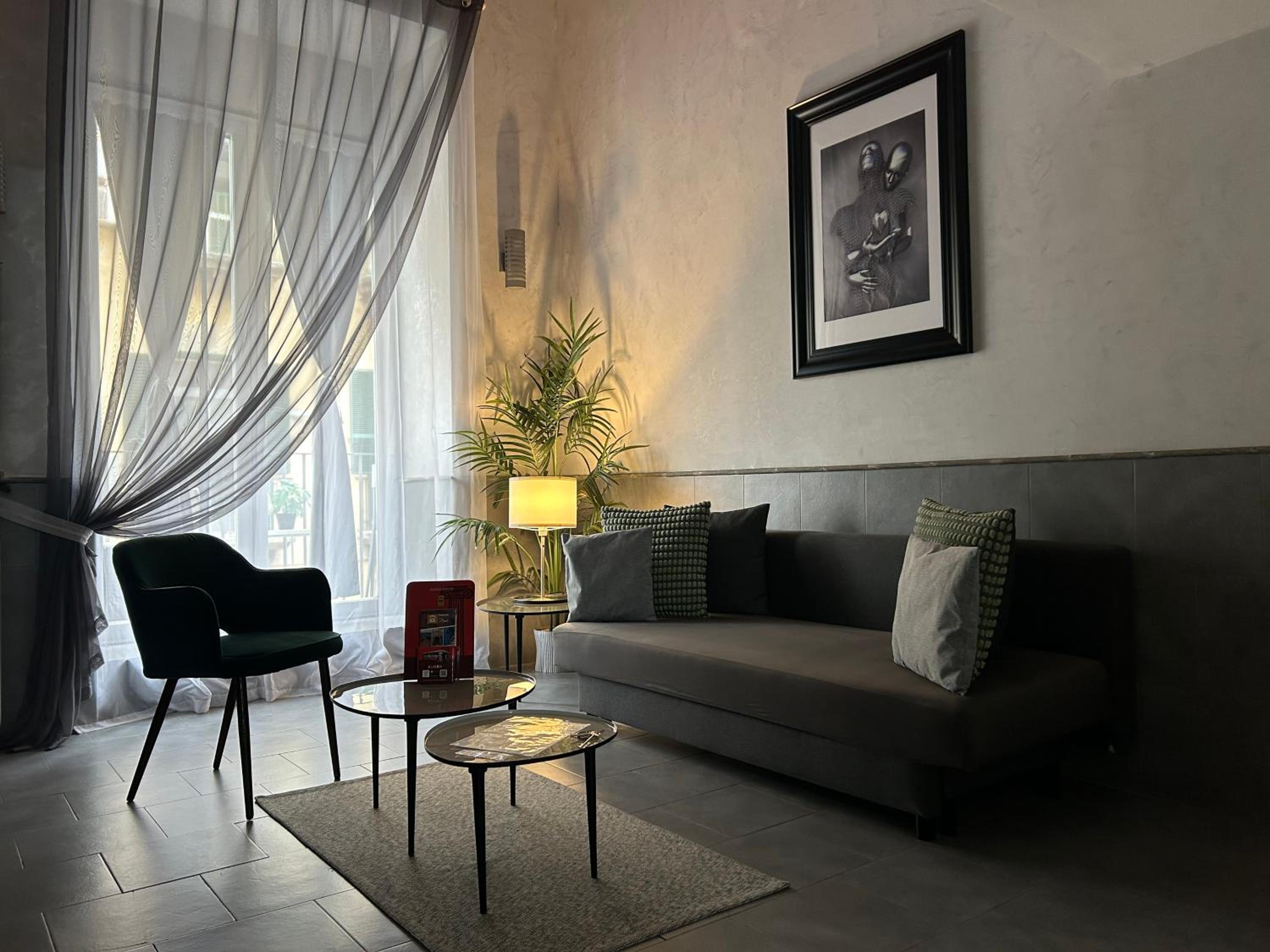 Deluxe Apartment