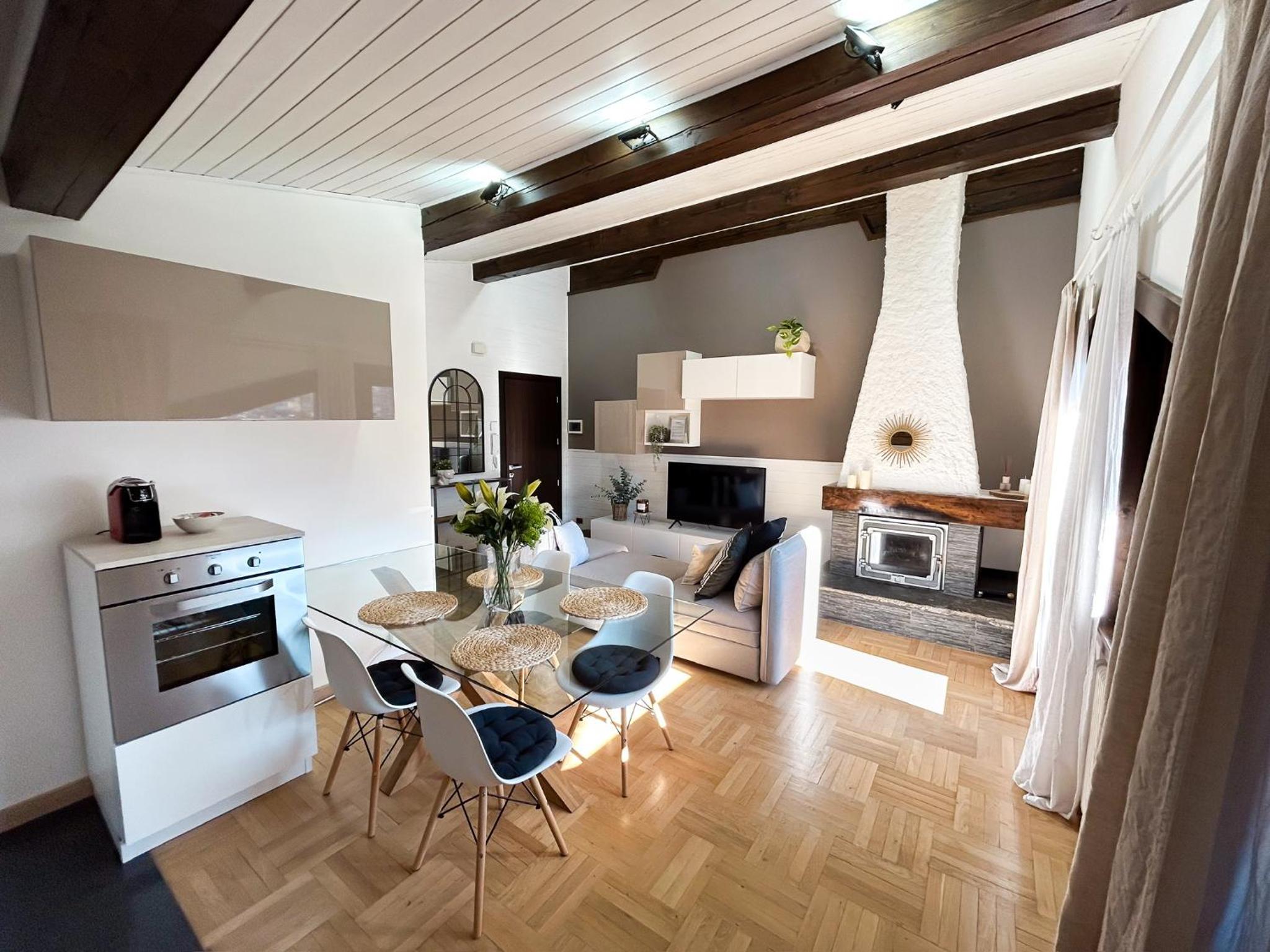 Two-Bedroom Apartment With Mountain View photo 1