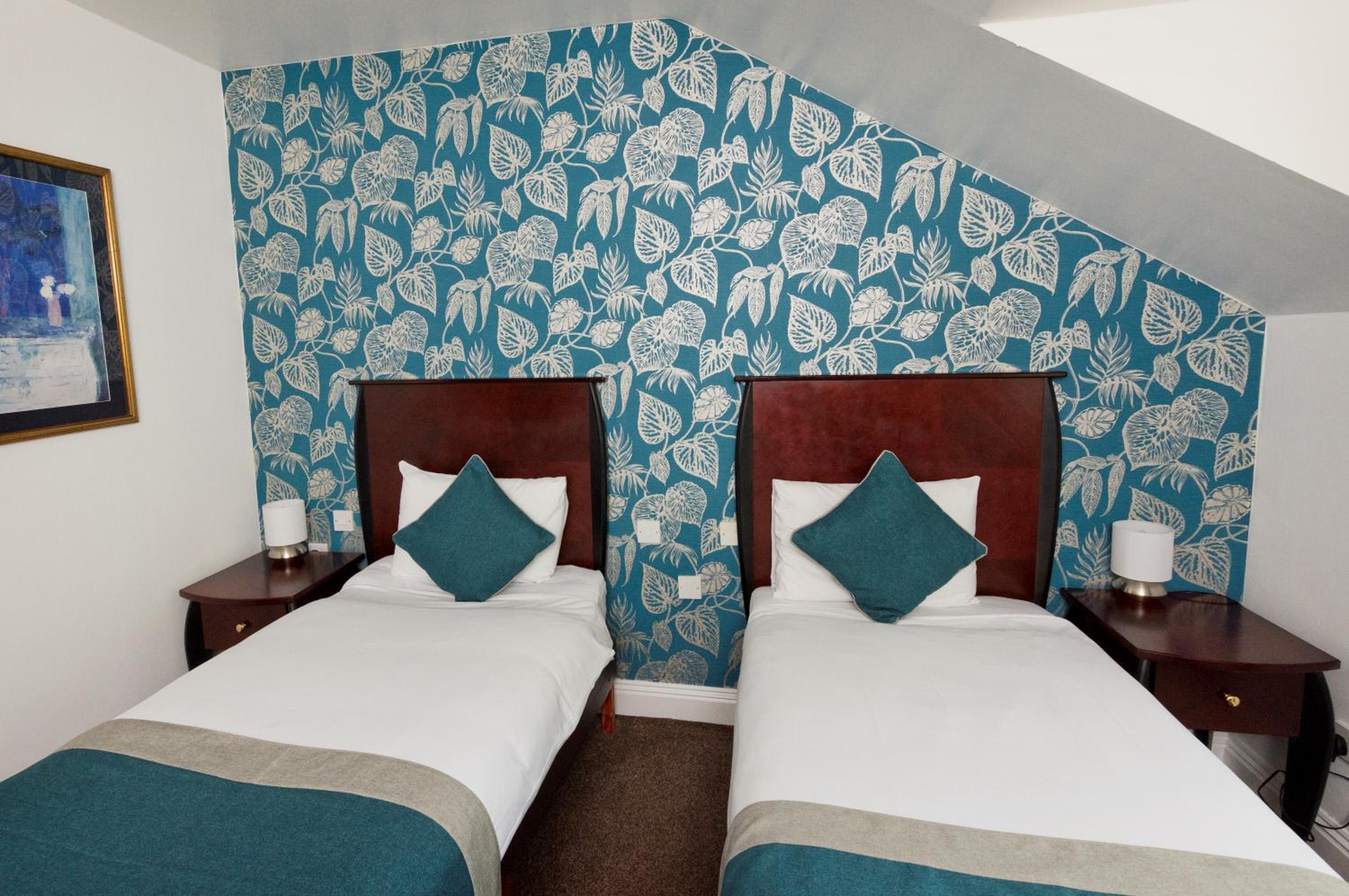 Standard Twin Room - Photo 5