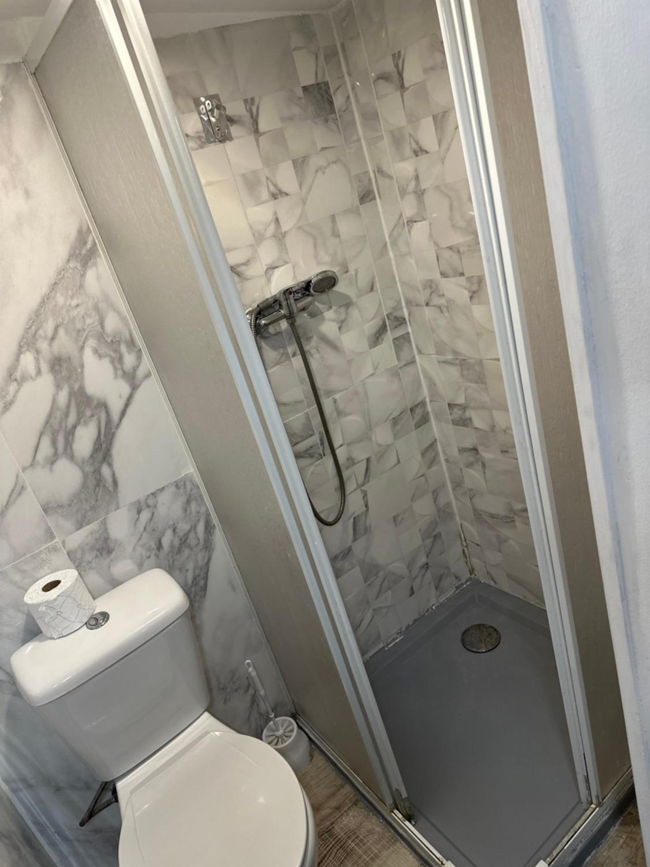 Double Room - Photo 6