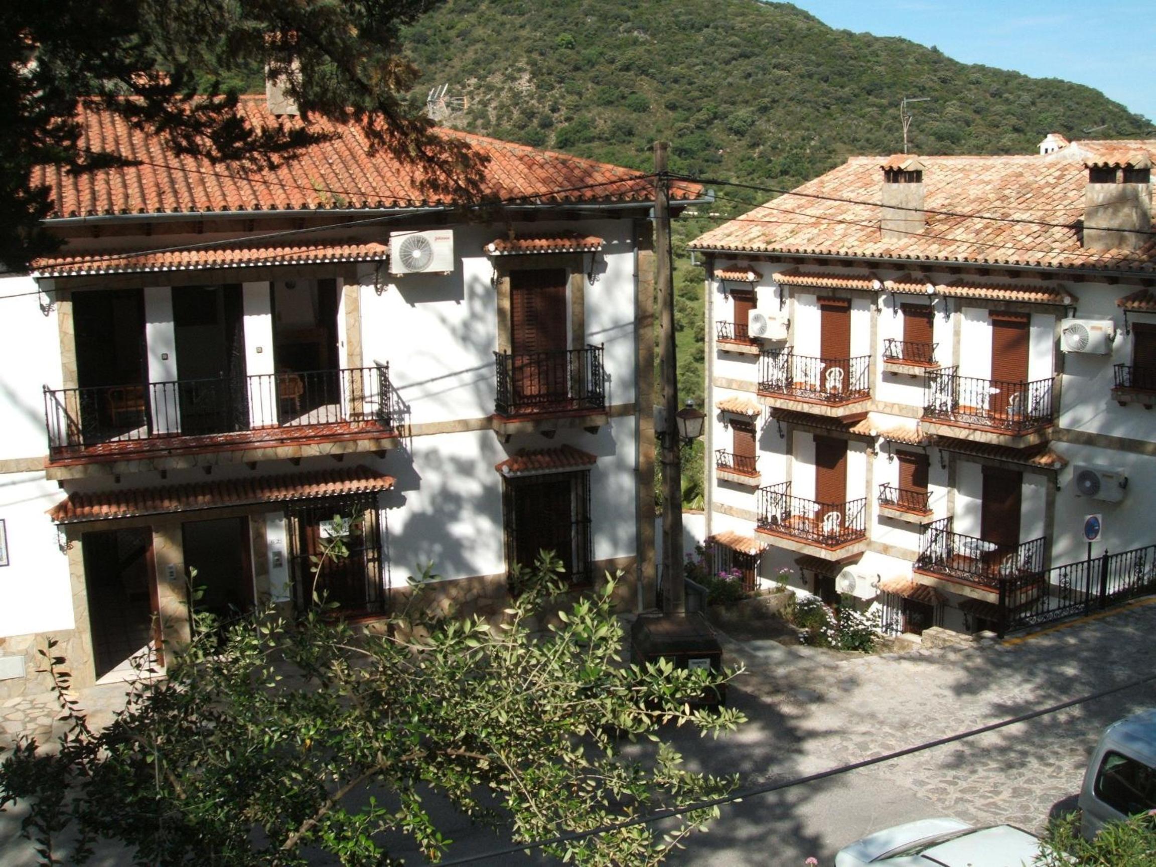 Apartment with Mountain View photo 2