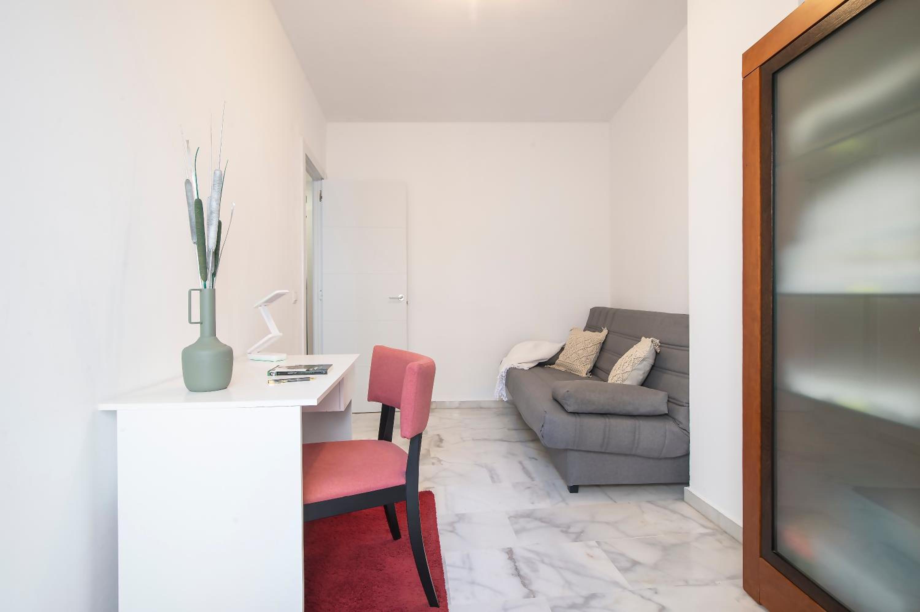 Three-Bedroom Apartment photo 2