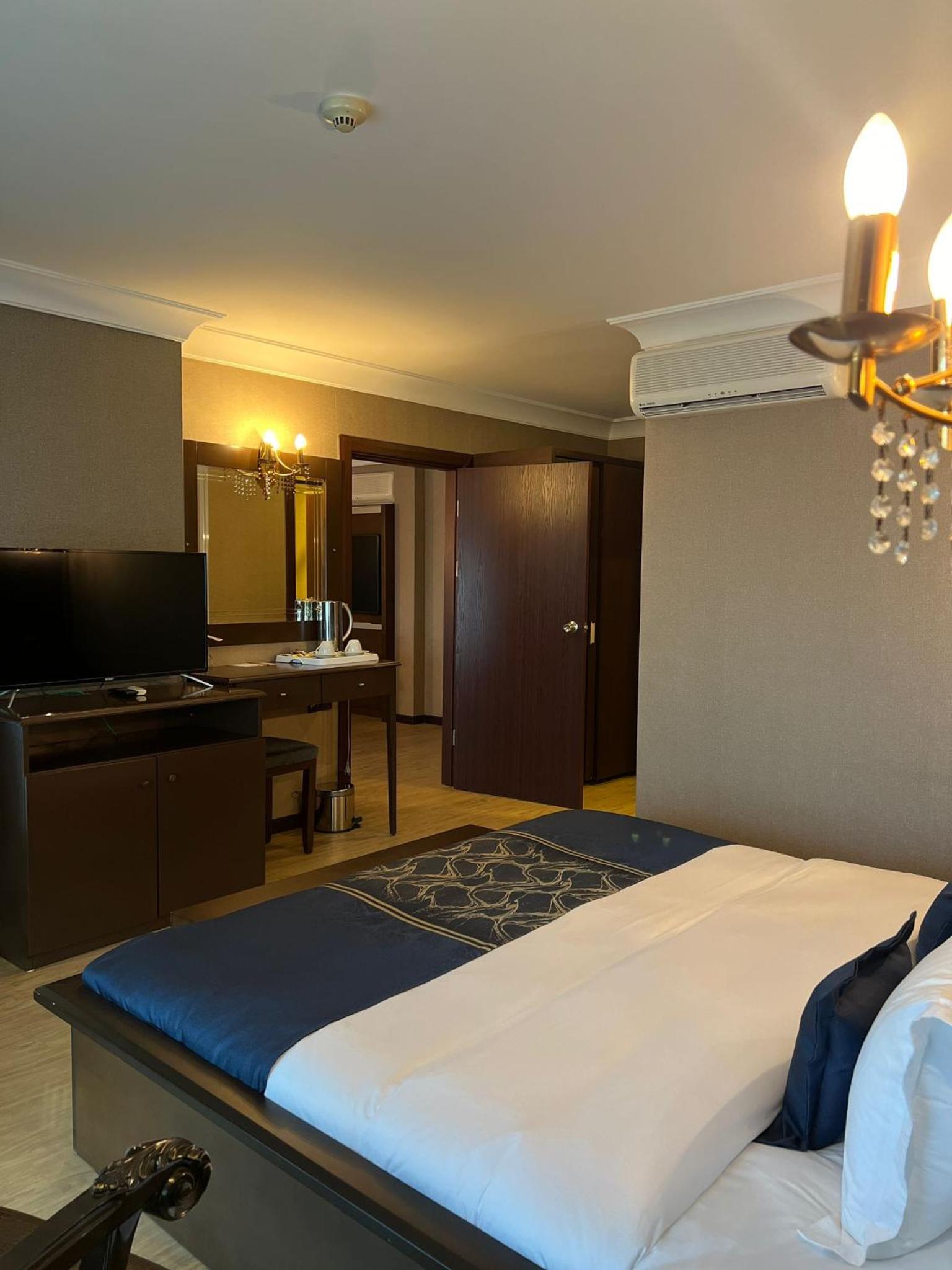 King Suite with Sea View