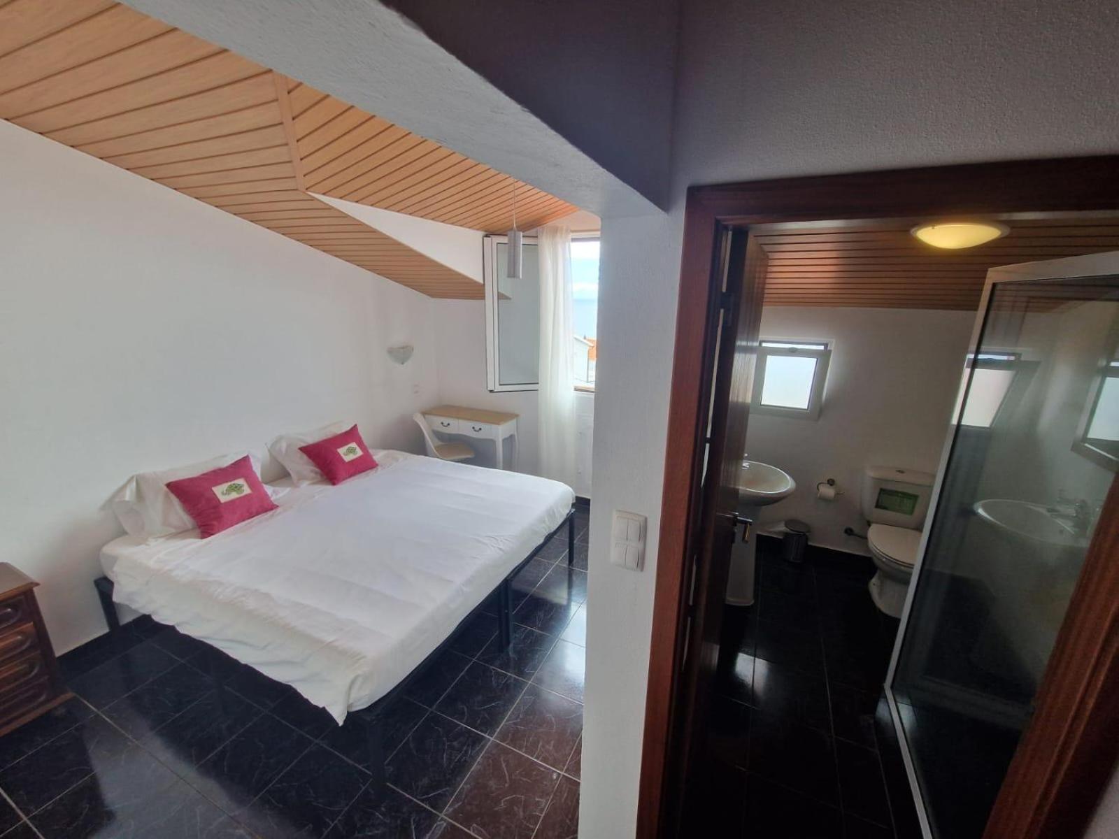 Double Room with Private Bathroom photo 1