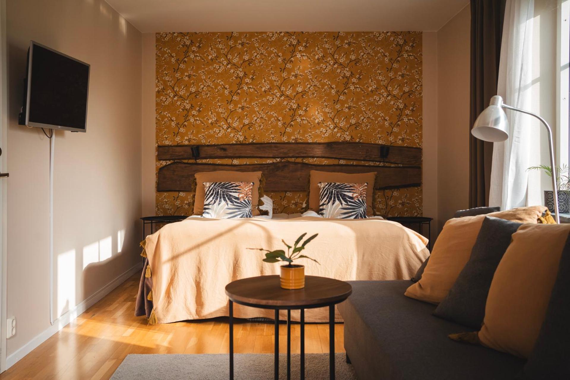 Double Room - Photo 7