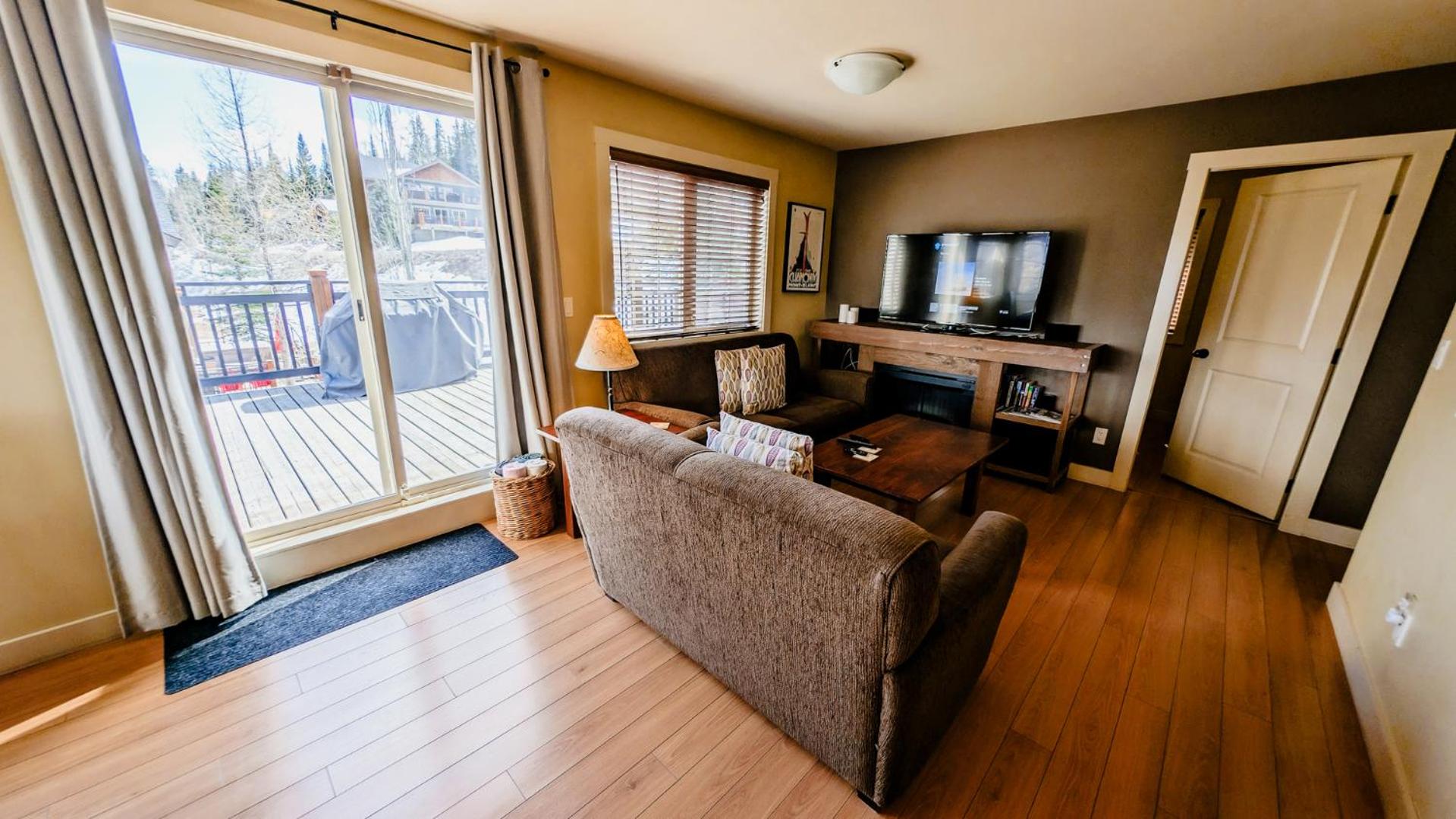 Two-Bedroom Apartment – Windfall Lodge – Unit 5