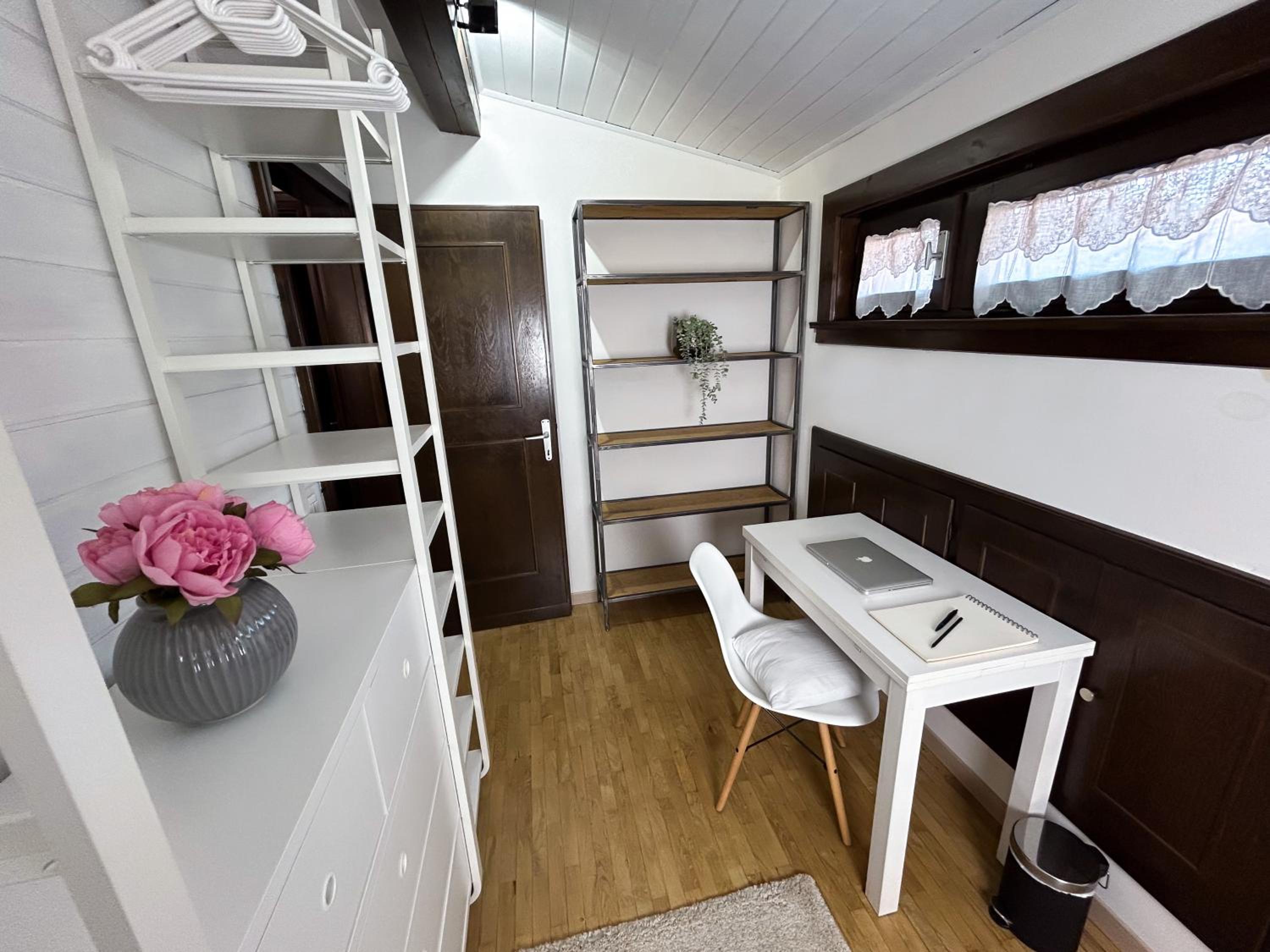Two-Bedroom Apartment With Mountain View photo 3