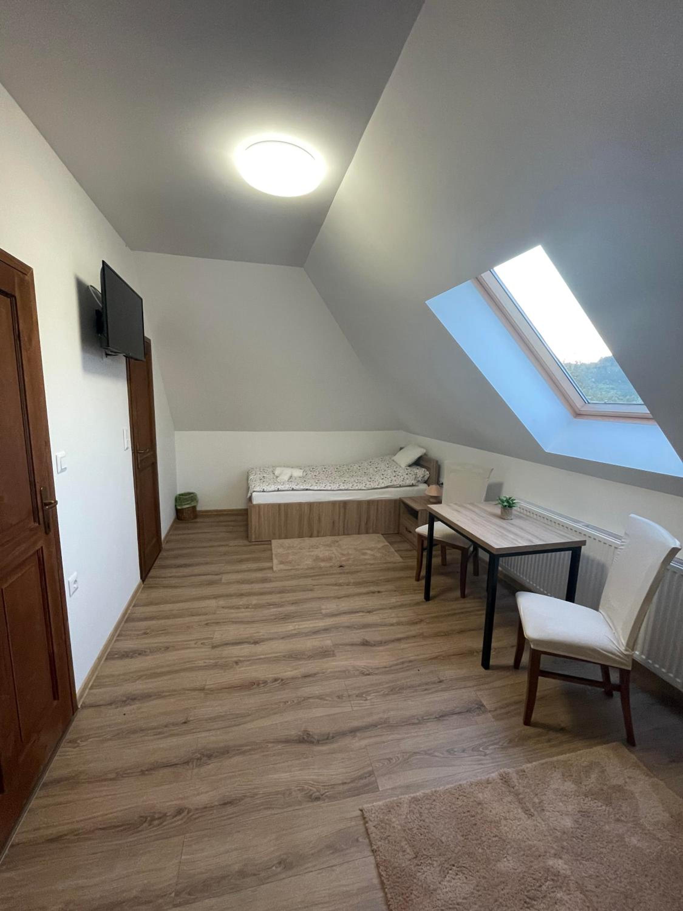 Twin Room with Private Bathroom photo 1