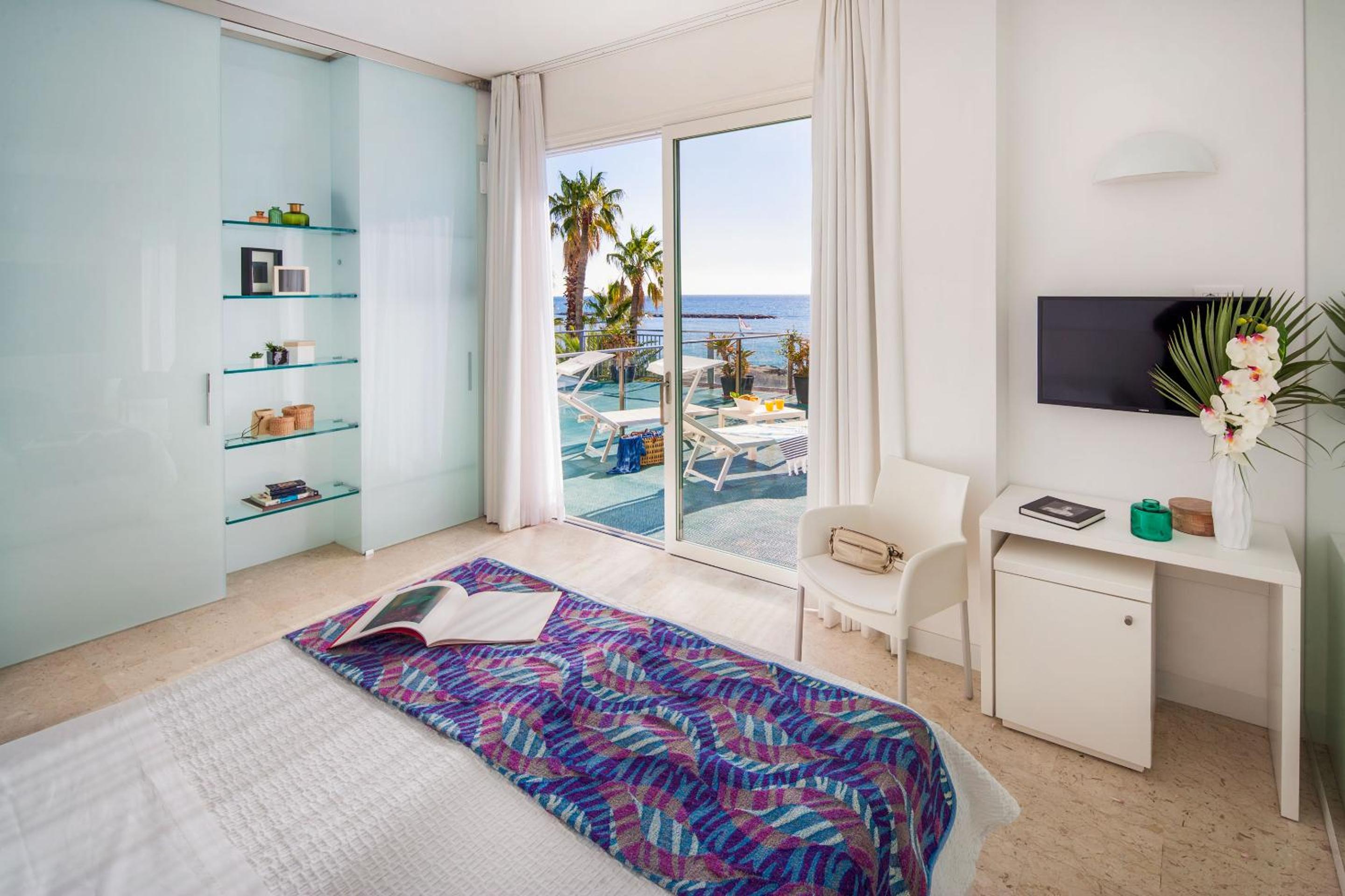 Double or Twin Room with Terrace