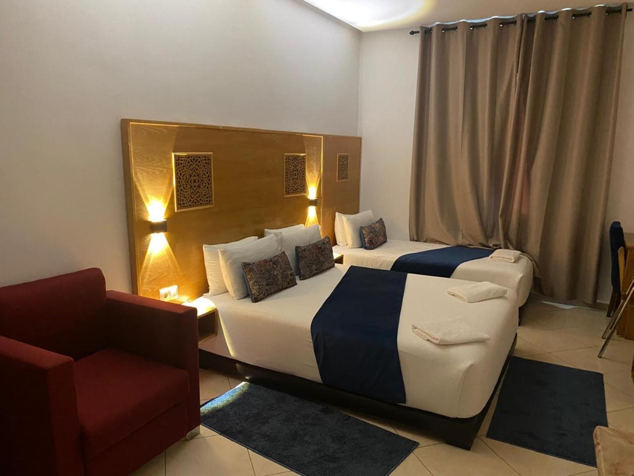 Superior Triple Room with City View