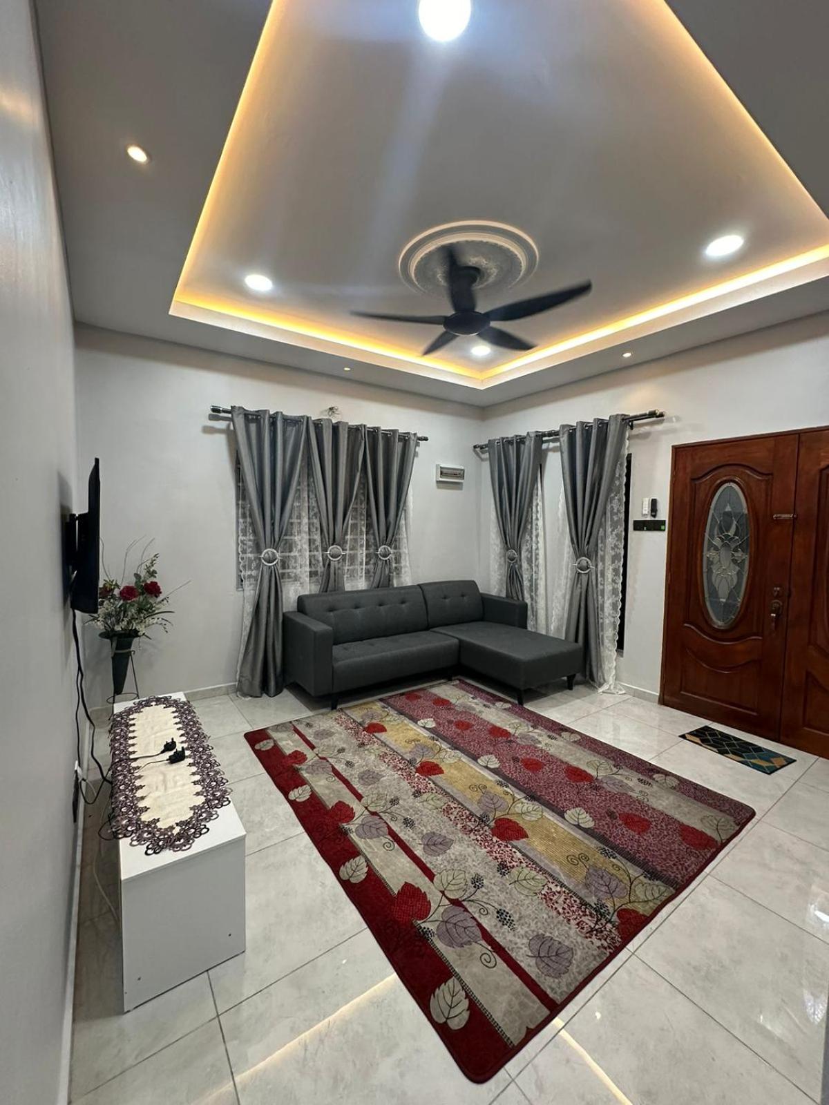 Two-Bedroom House photo 3