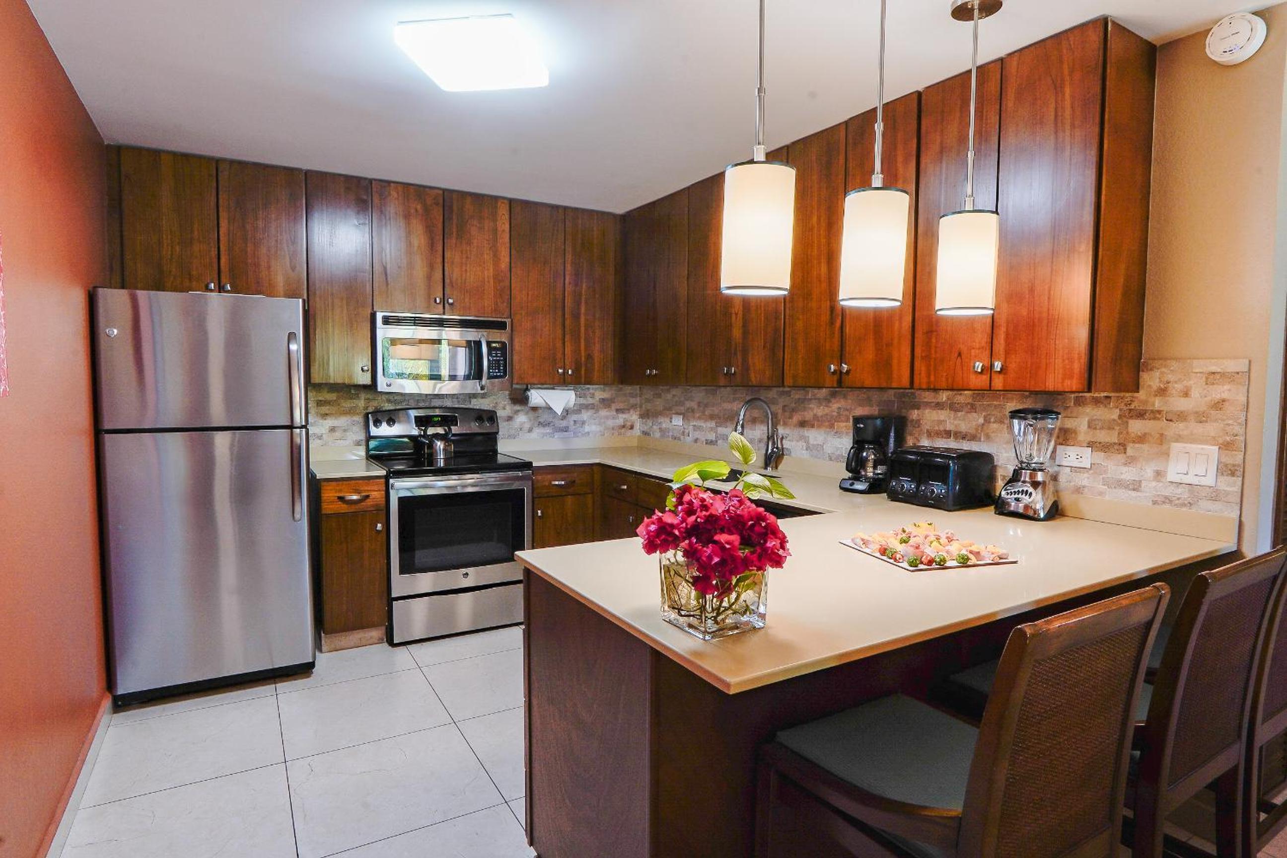 Deluxe One-Bedroom Suite with Fully Equipped Kitchen