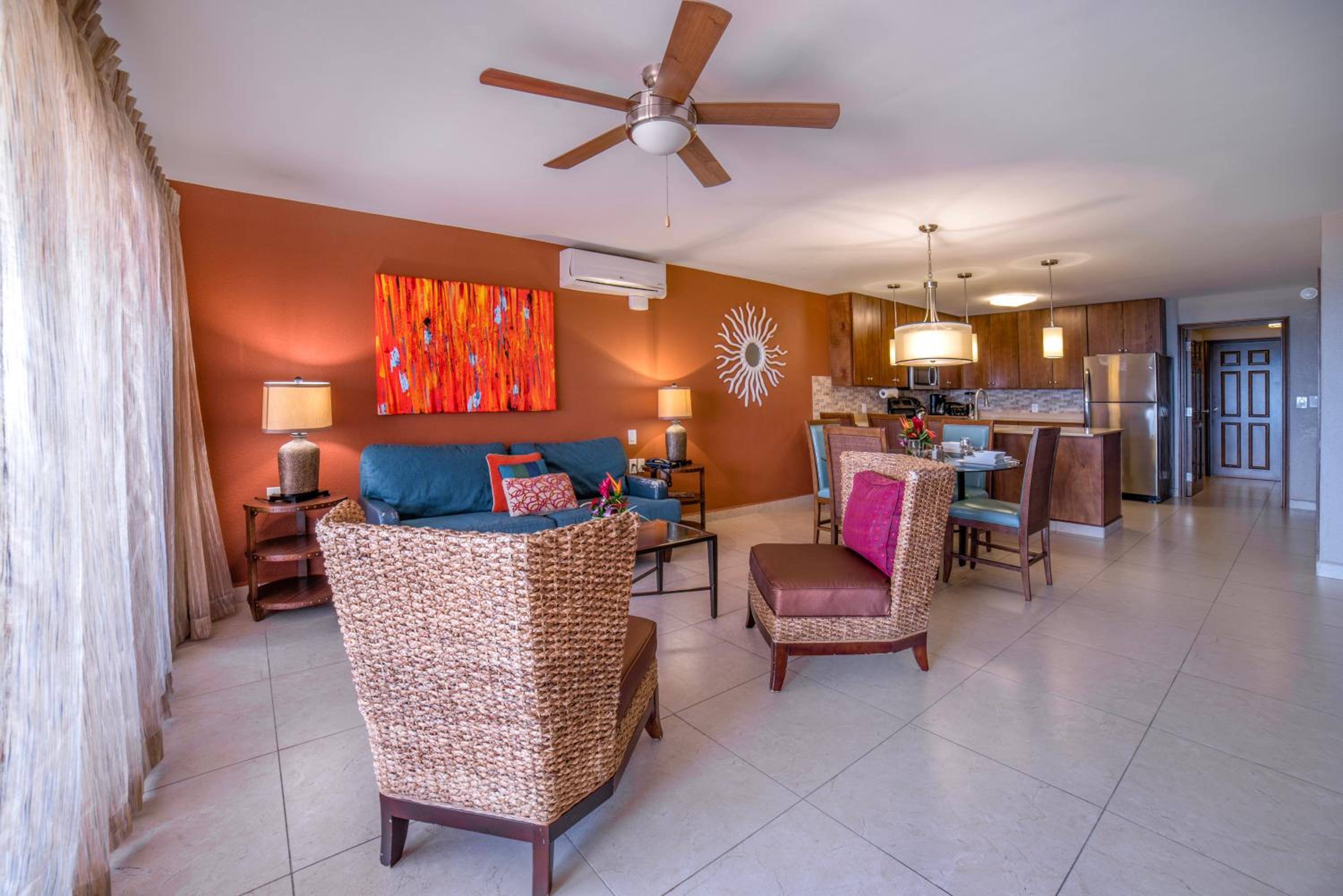 Deluxe One-Bedroom Suite with Fully Equipped Kitchen
