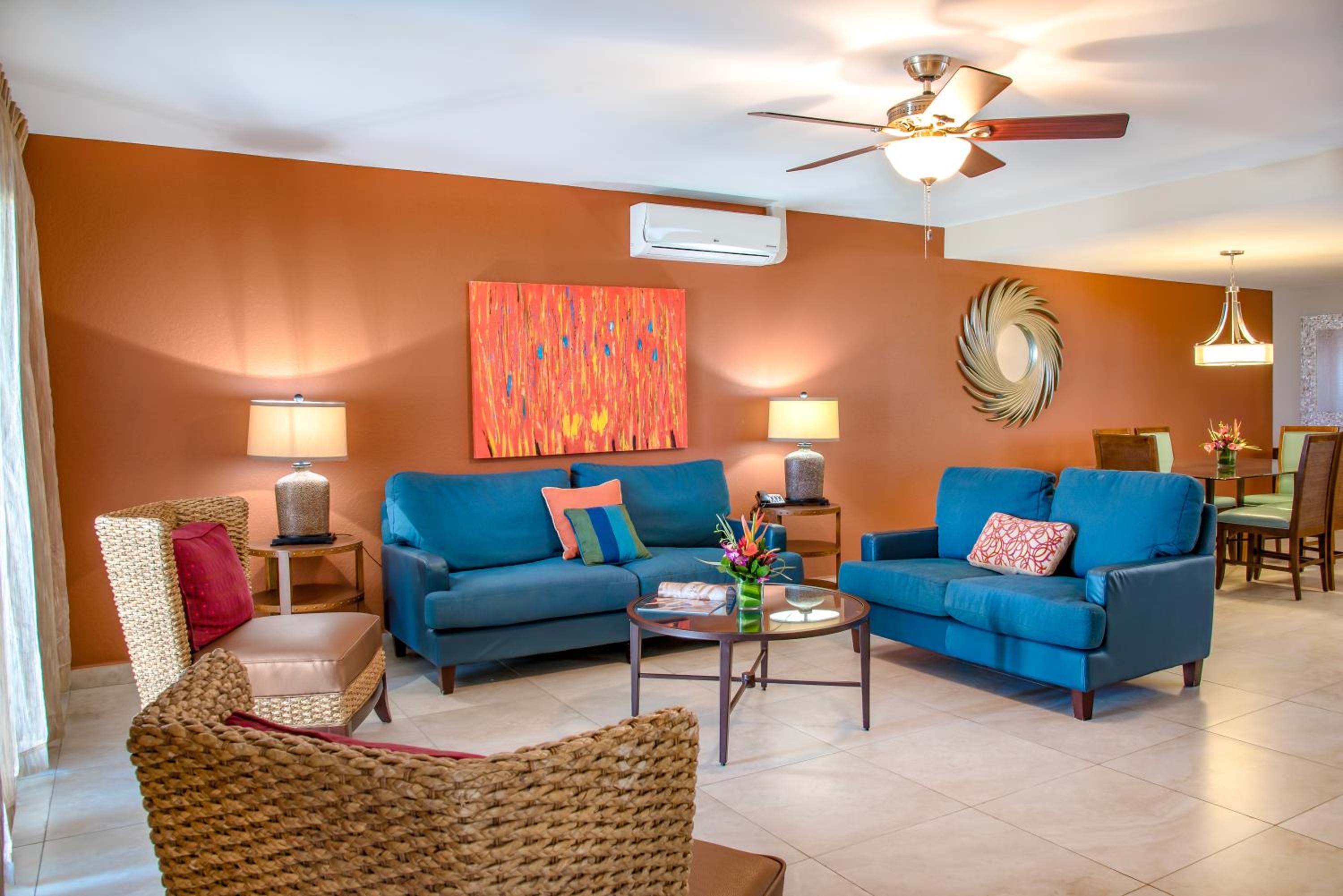 Deluxe One-Bedroom Suite with Fully Equipped Kitchen