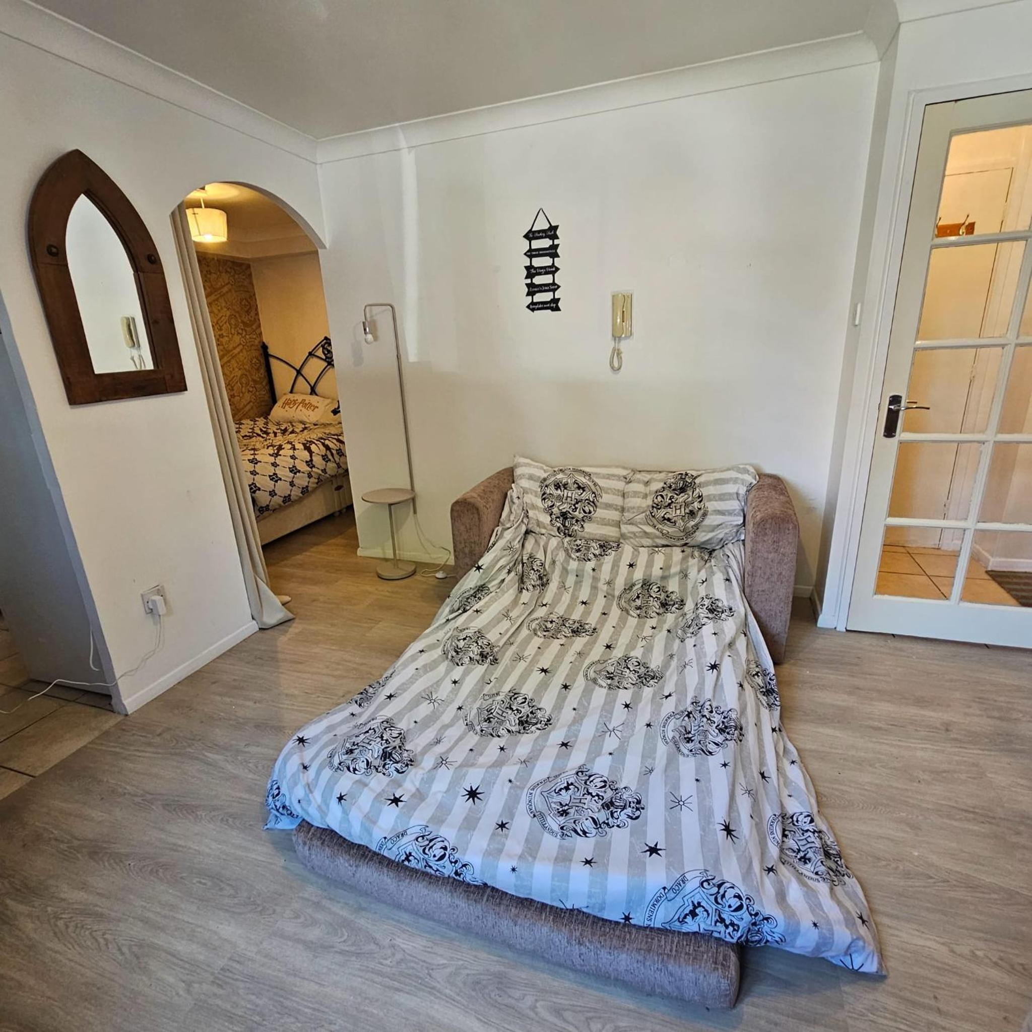 One-Bedroom Apartment photo 2