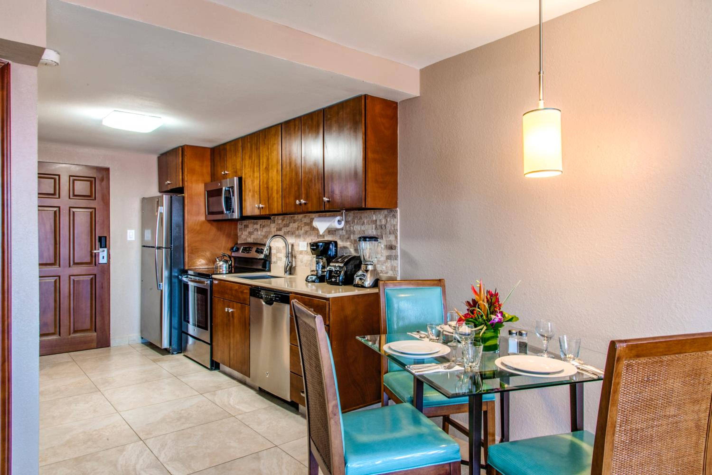 Deluxe Superior Studio with Fully Equipped Kitchen thumbnail 5