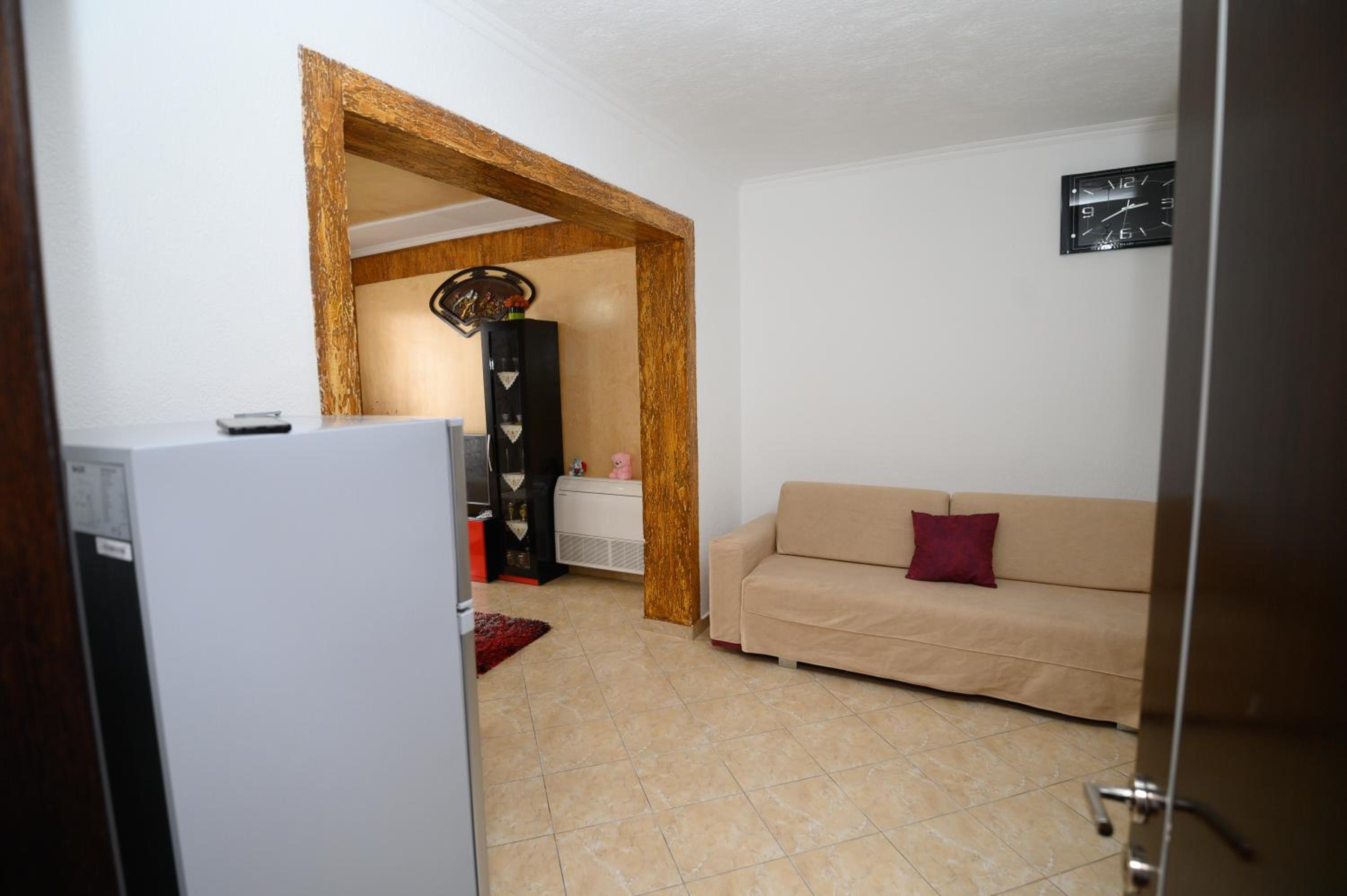 One-Bedroom Apartment photo 3
