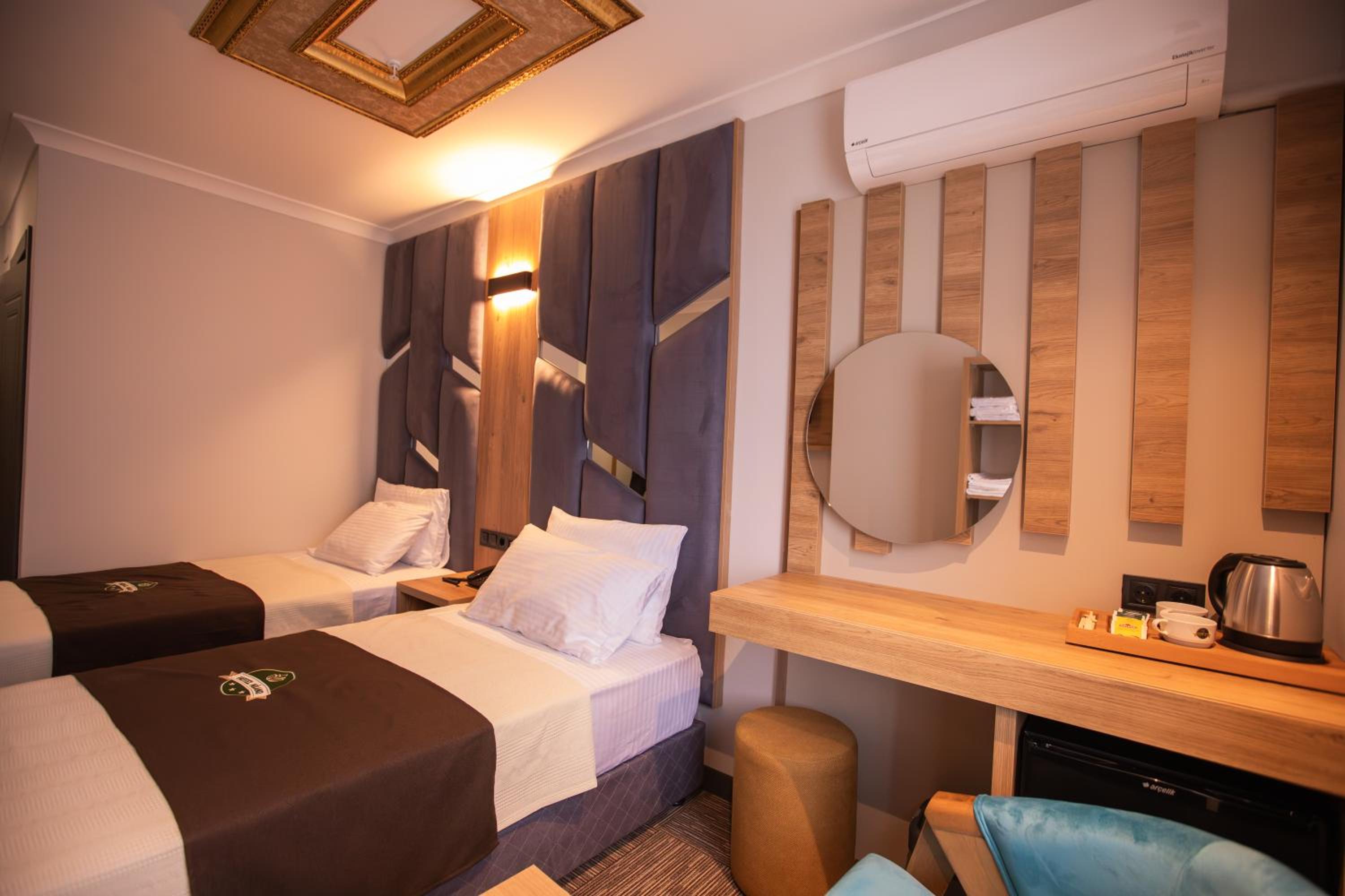 Twin Room with Partial Sea View - Photo 5