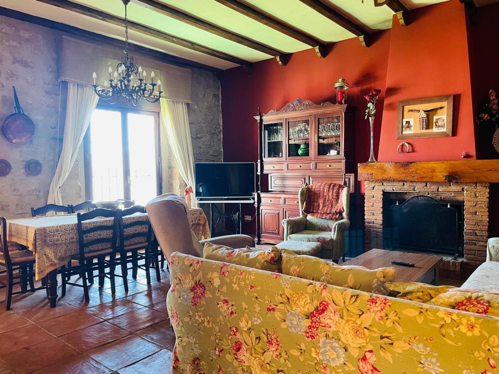 Casa de cuatro habitaciones