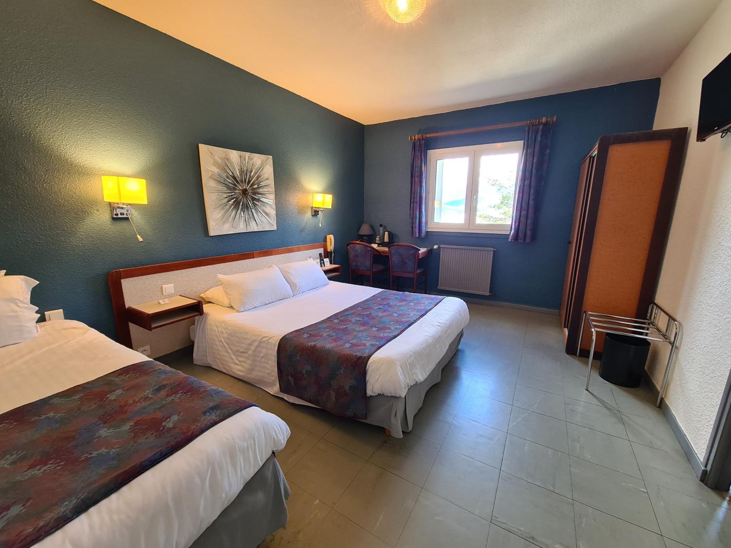 Triple Room with Lake View photo 2