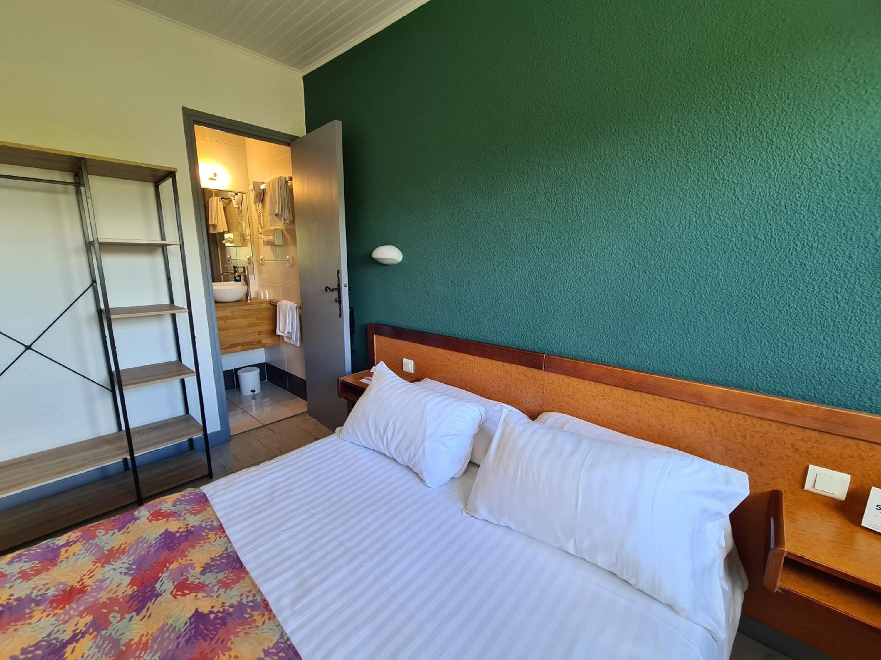 Standard Double Room photo 3