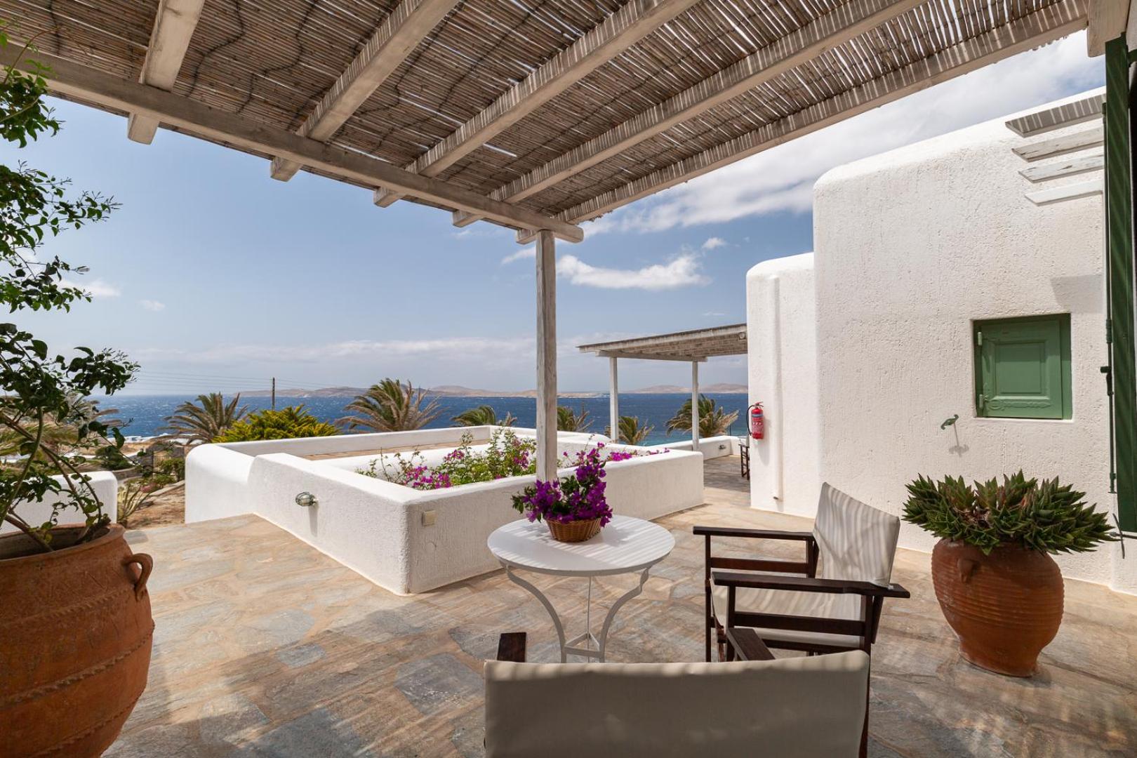 One-Bedroom Apartment with Sea View and Terrace - Photo 8