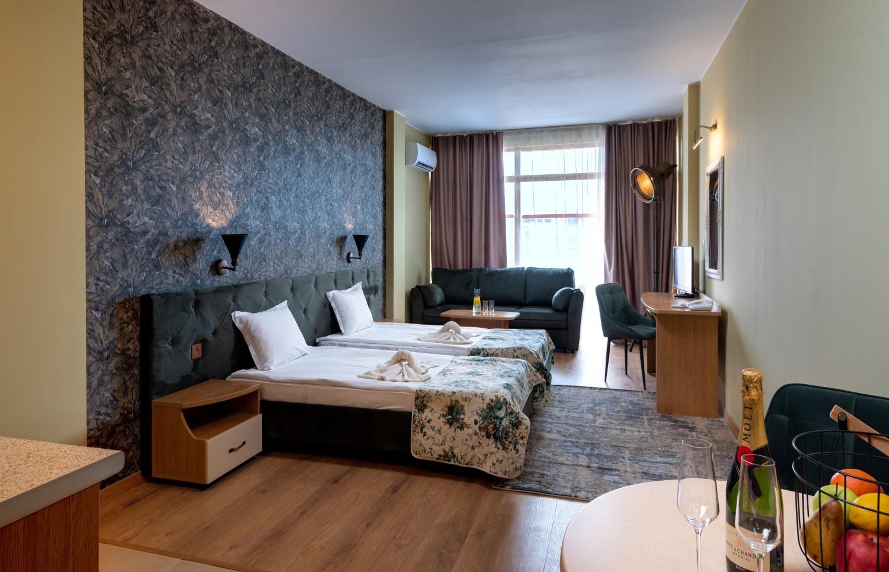 Triple Room - Photo 10
